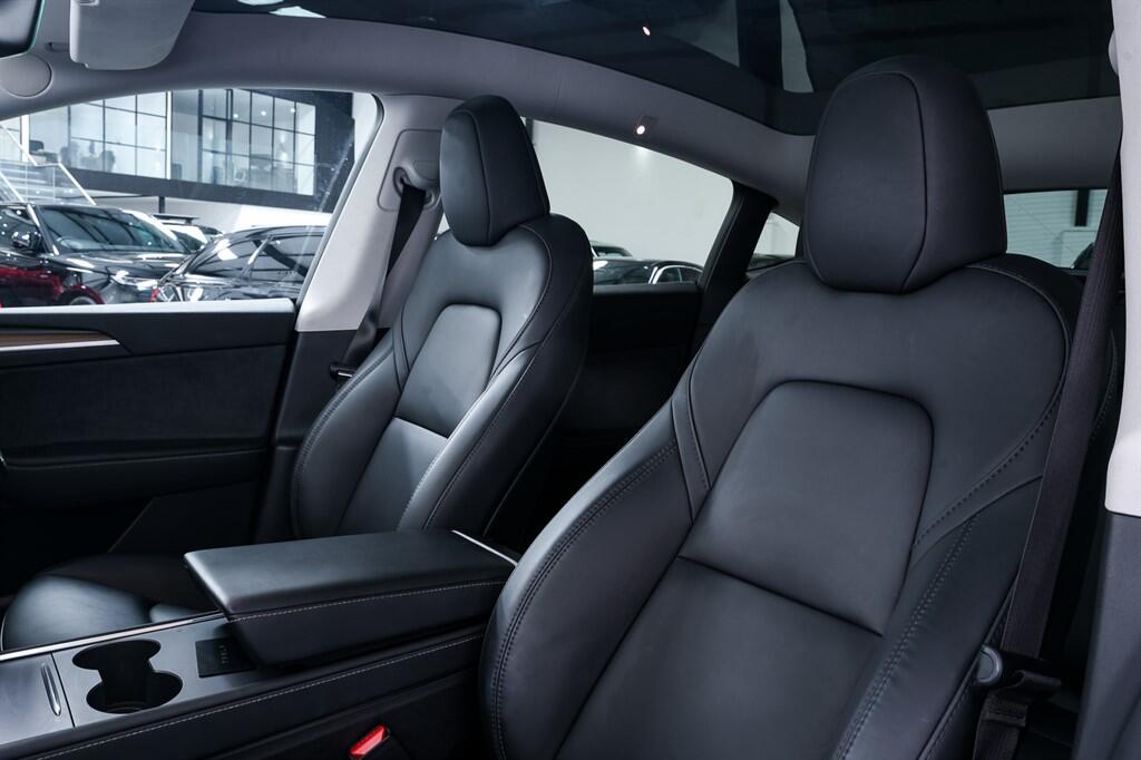 Tesla Model Y - Image 13