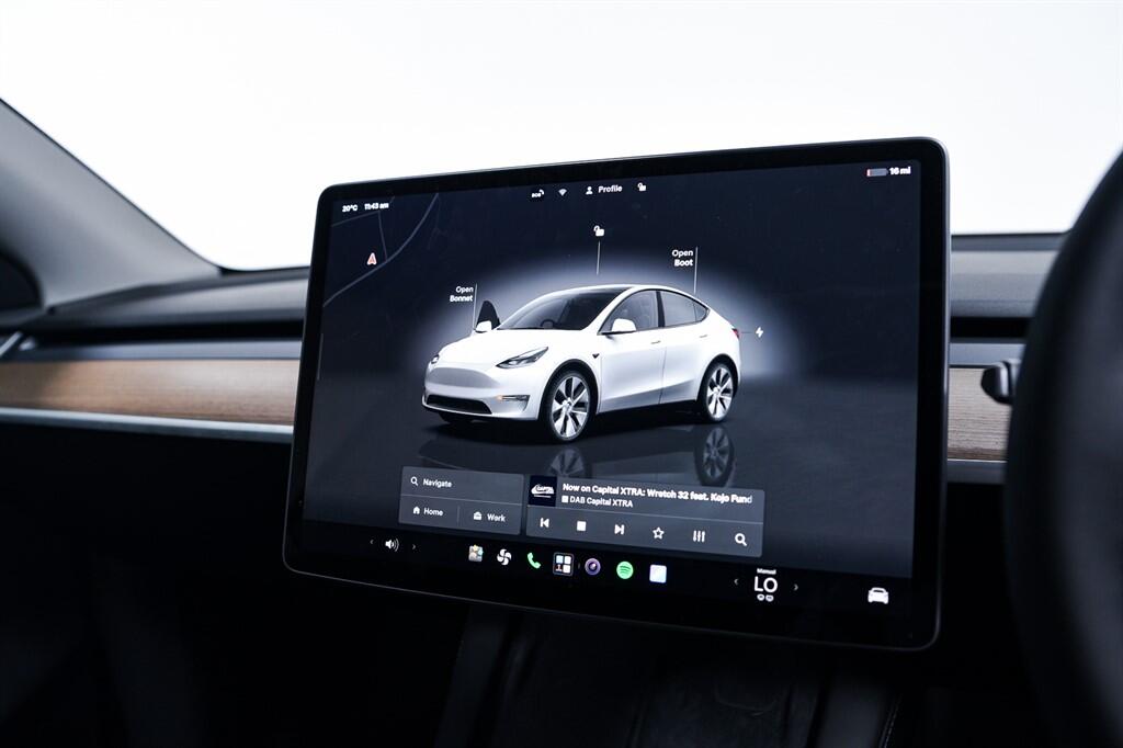 Tesla Model Y - Image 16