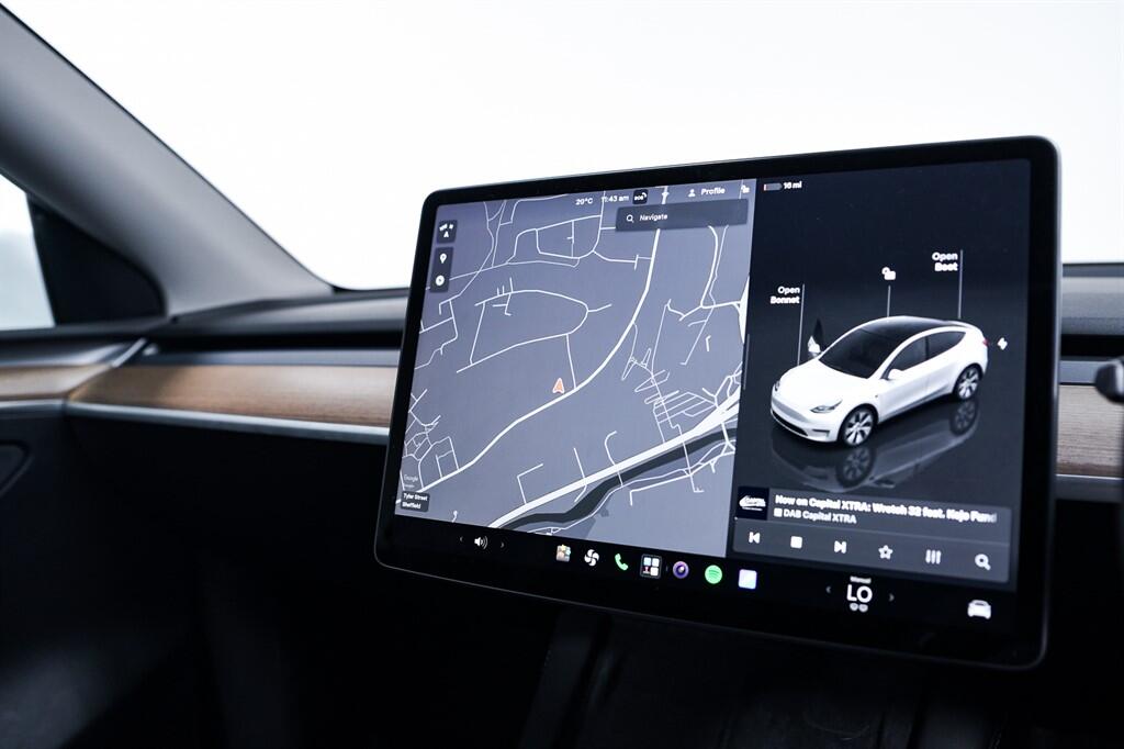 Tesla Model Y - Image 17