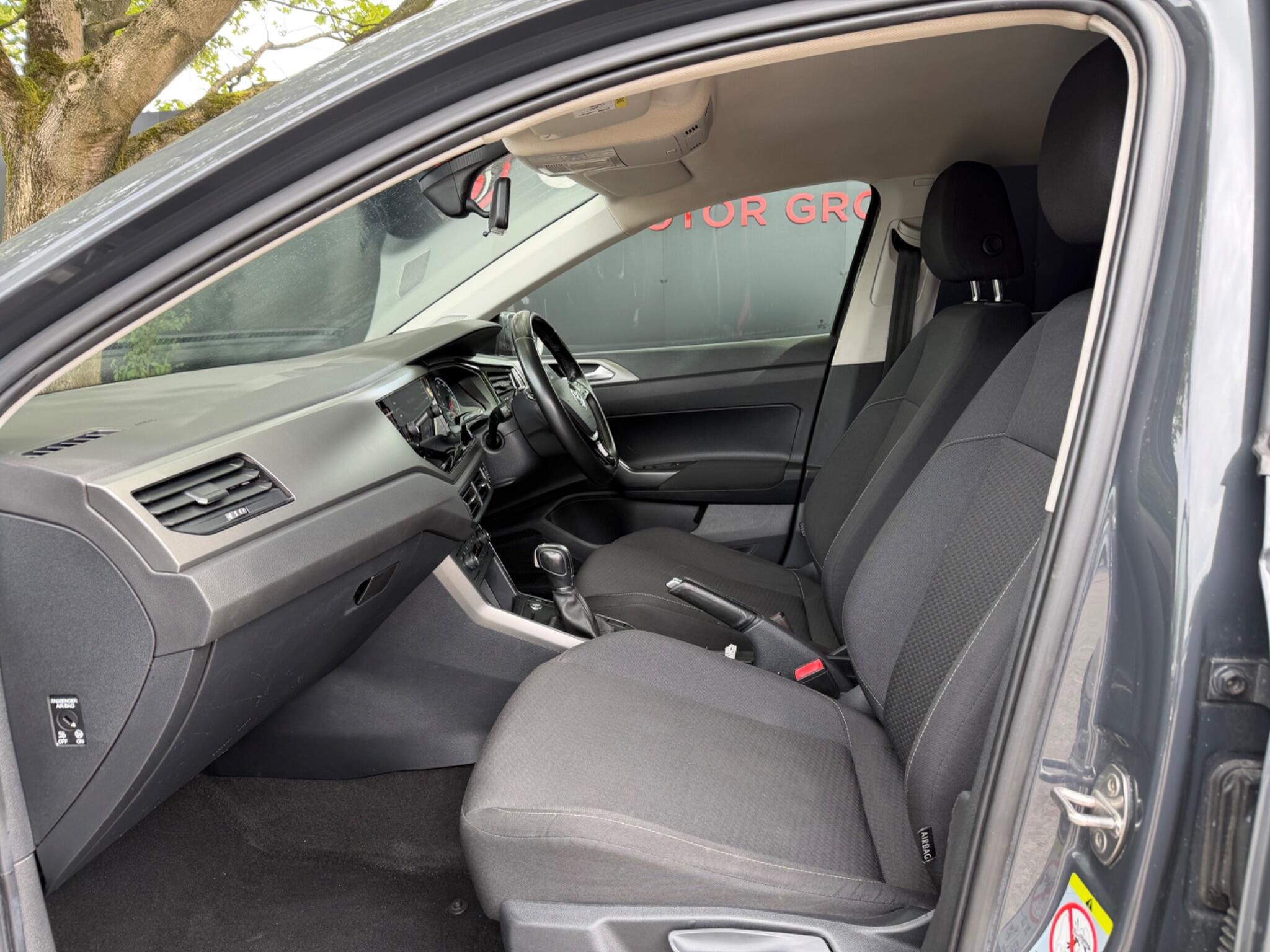 Volkswagen Polo - Image 8