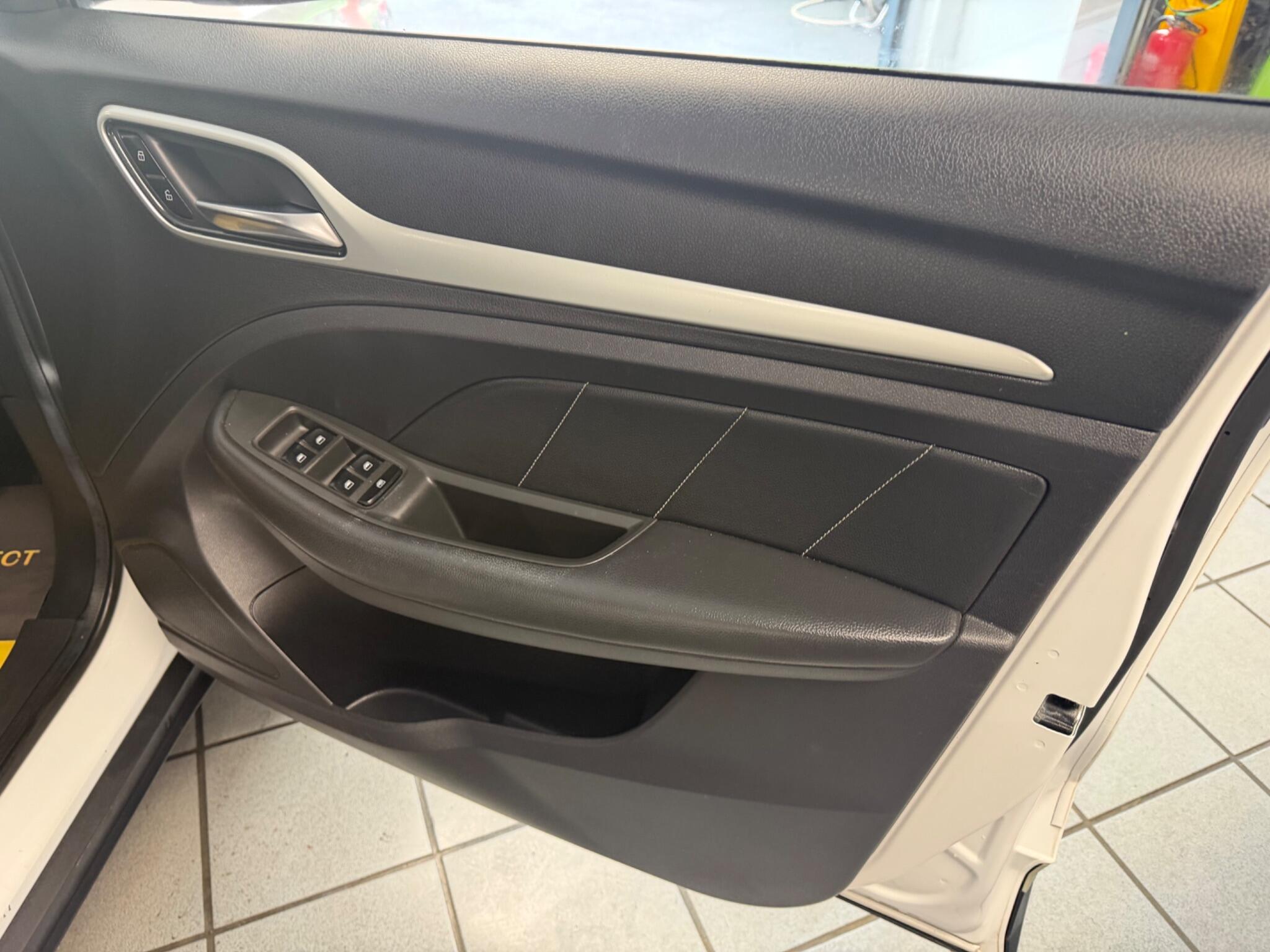 MG MG ZS - Image 14