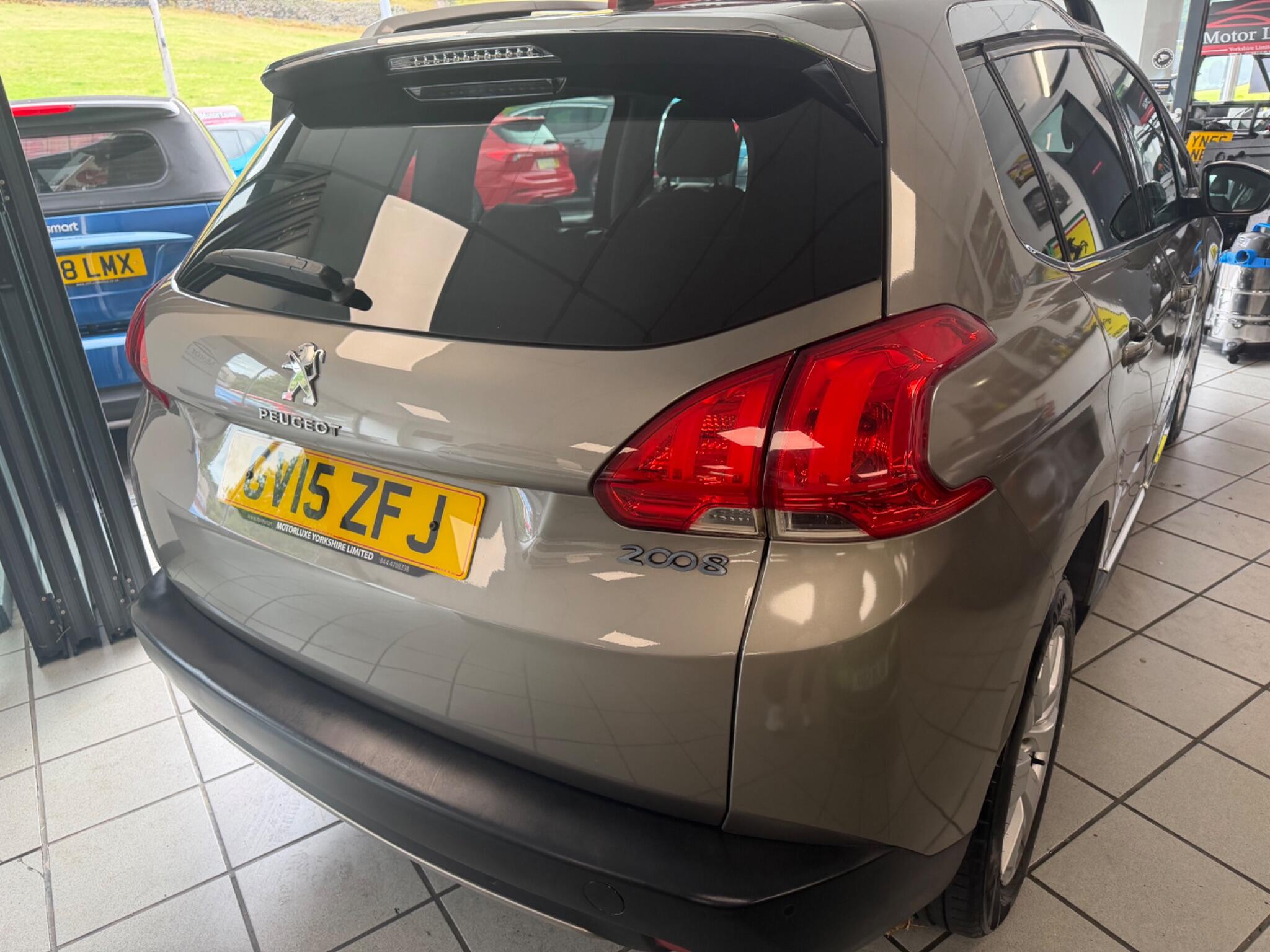 Peugeot 2008 - Image 8