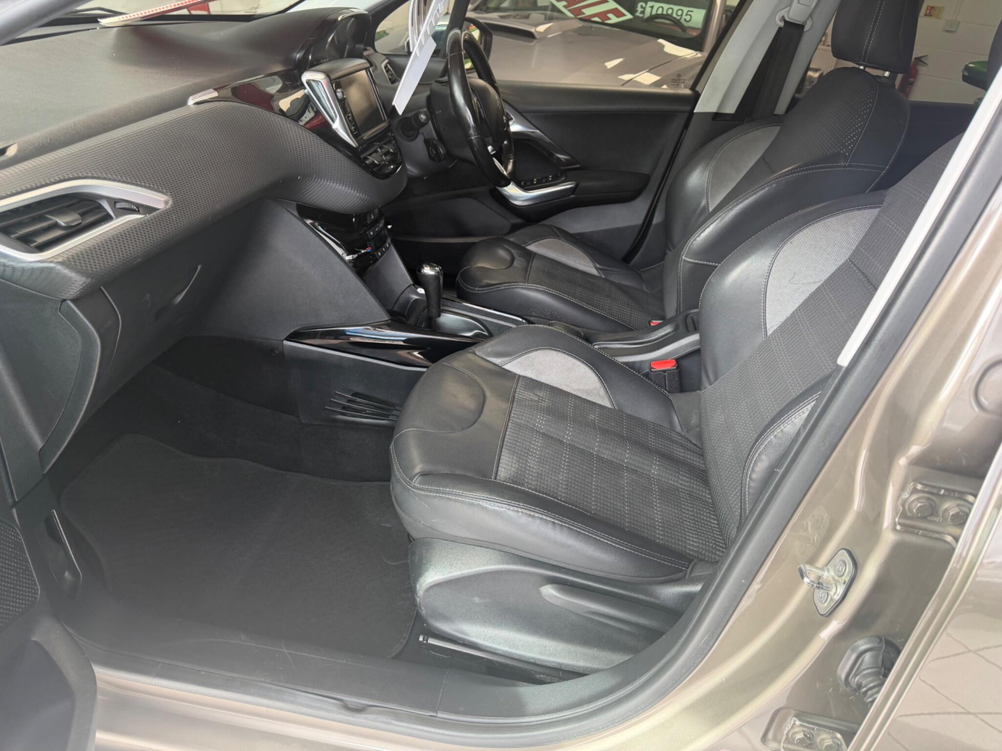 Peugeot 2008 - Image 15