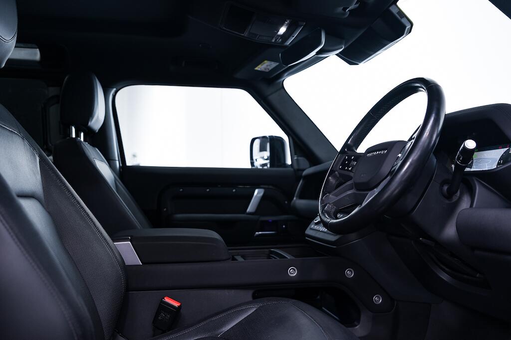 Land Rover Defender 90 - Image 13