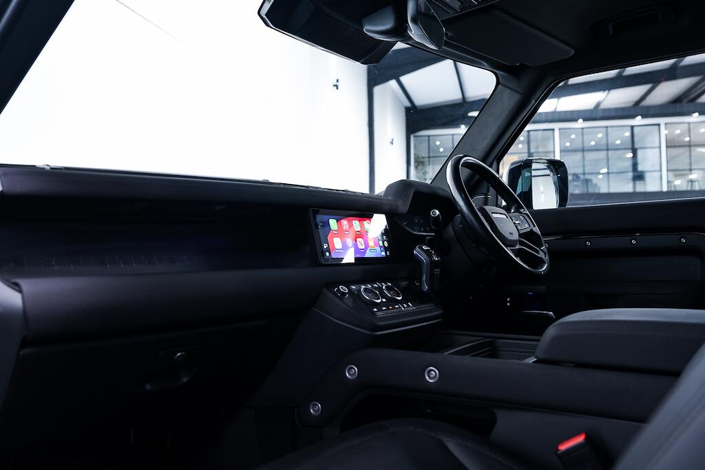 Land Rover Defender 90 - Image 15