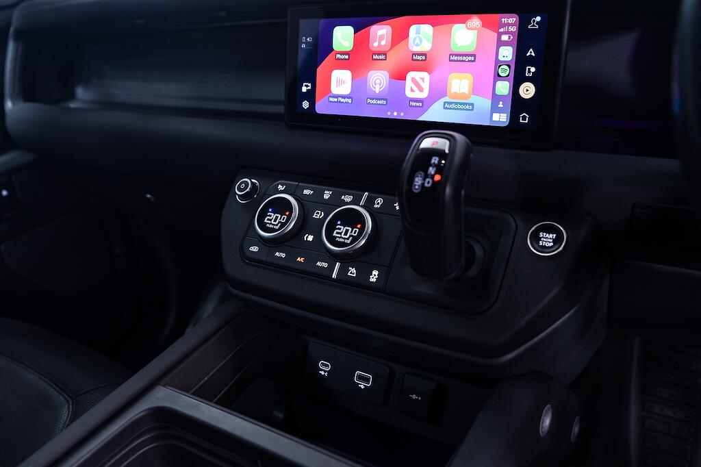 Land Rover Defender 90 - Image 19
