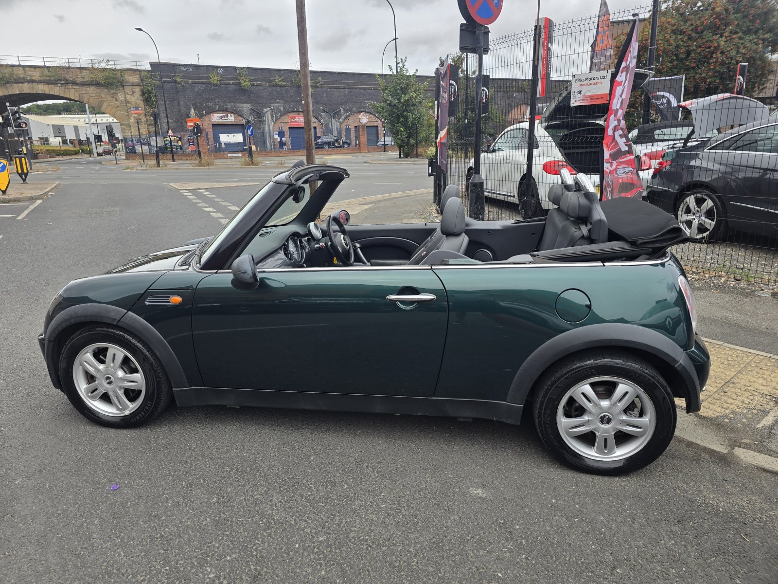MINI Convertible - Image 11