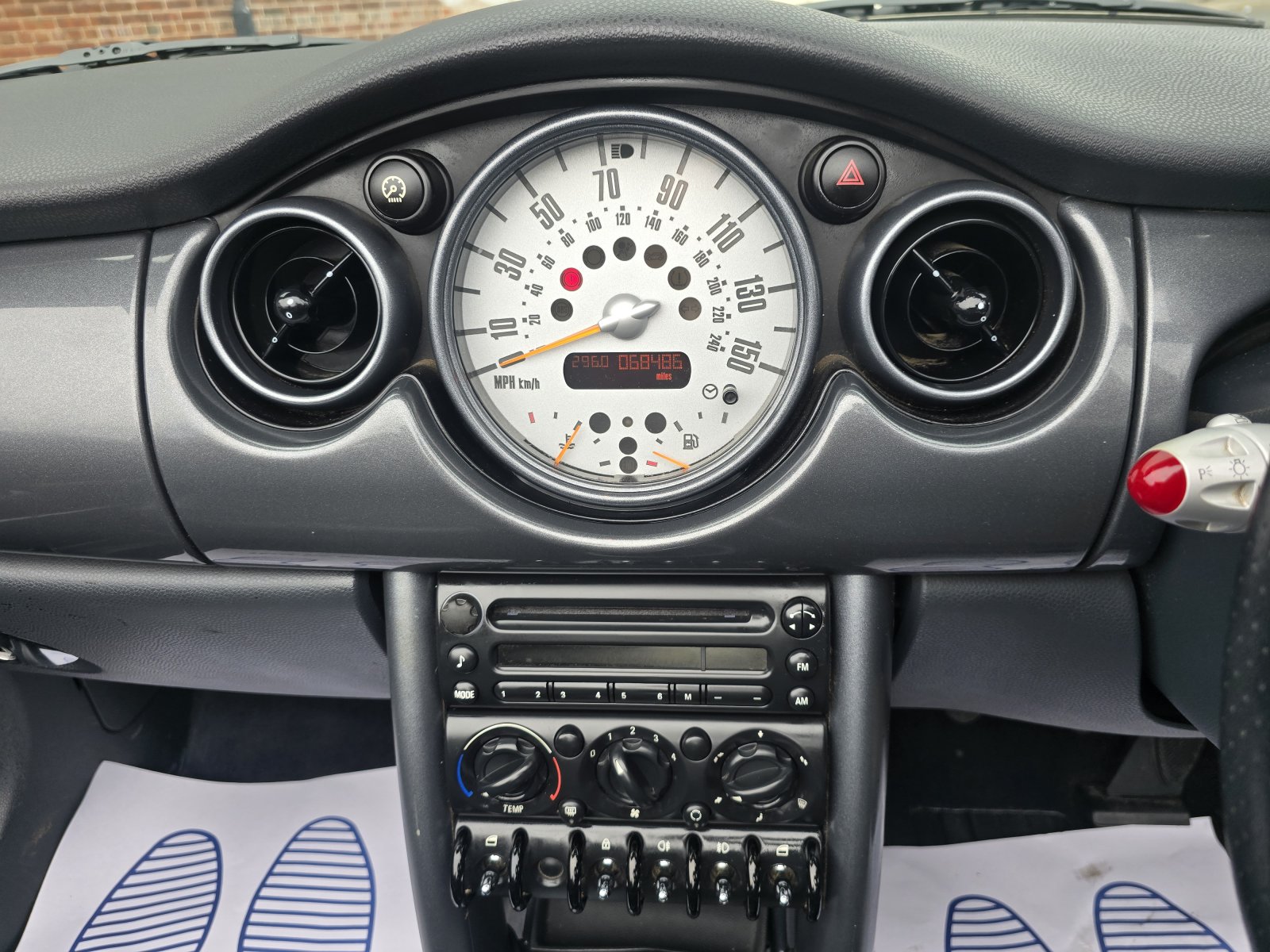 MINI Convertible - Image 19
