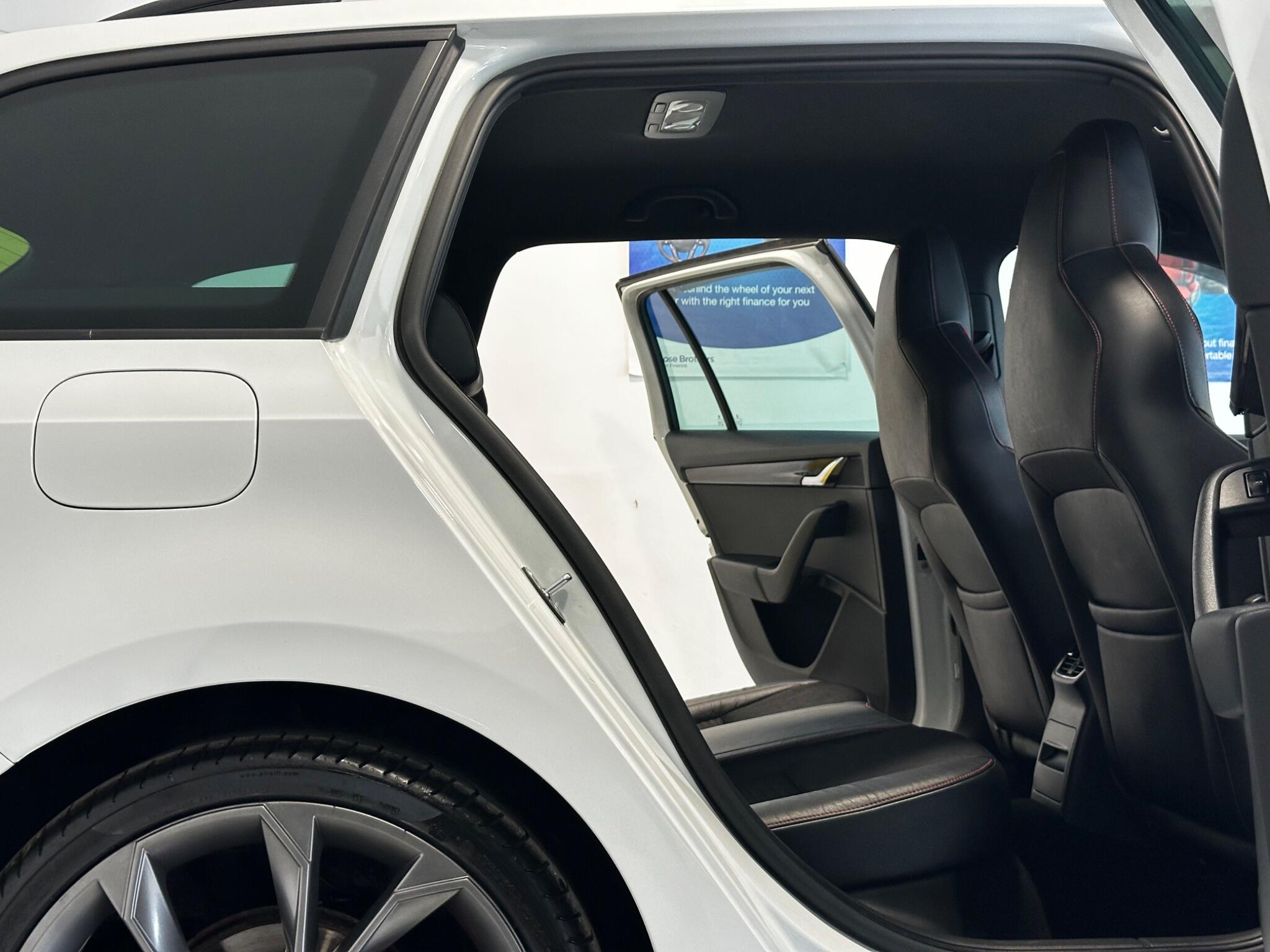 Skoda Octavia - Image 20