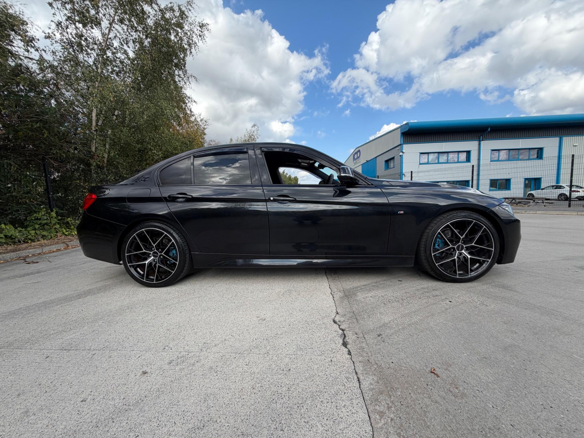 BMW 3 Series - Image 3