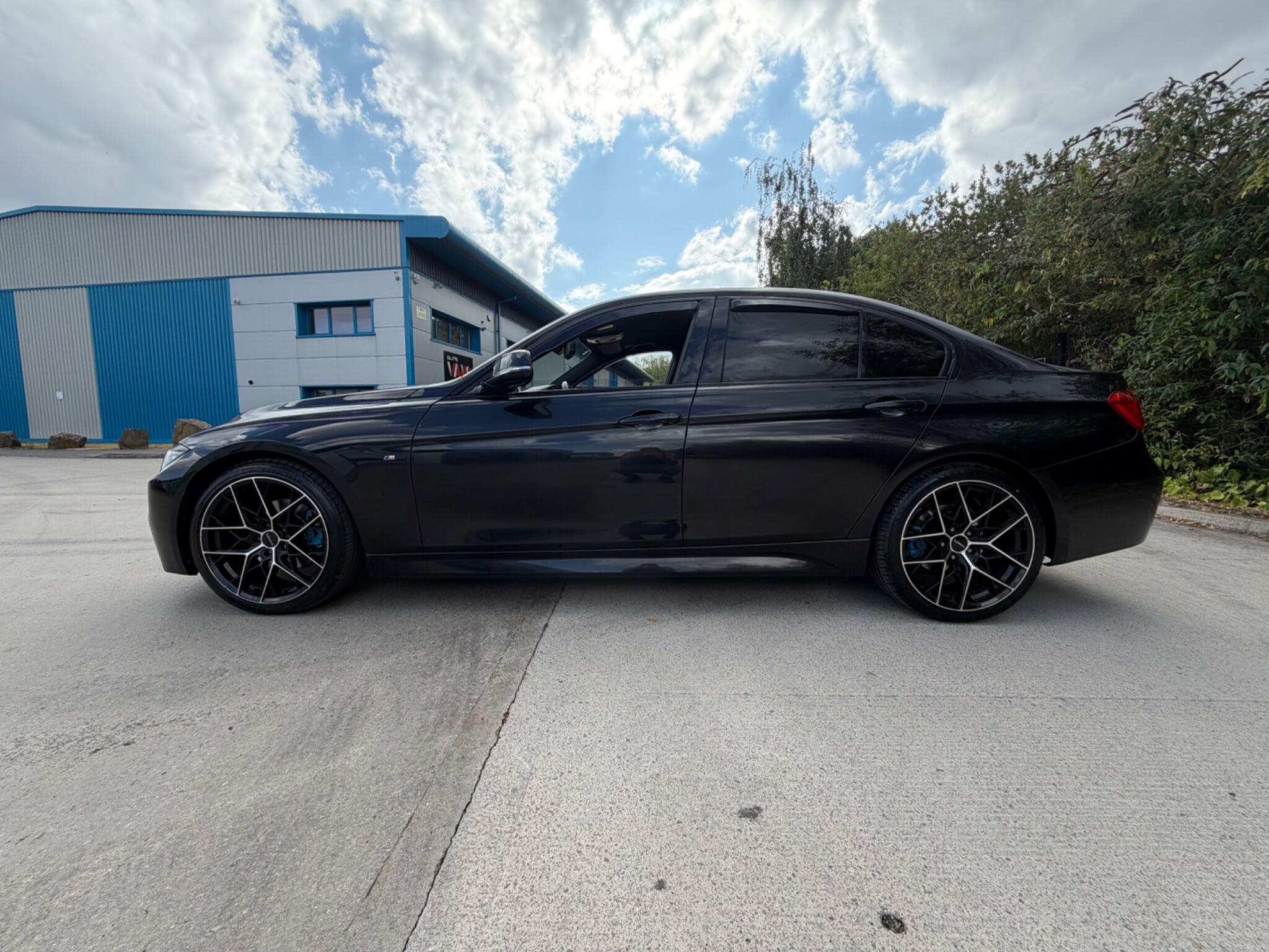 BMW 3 Series - Image 10