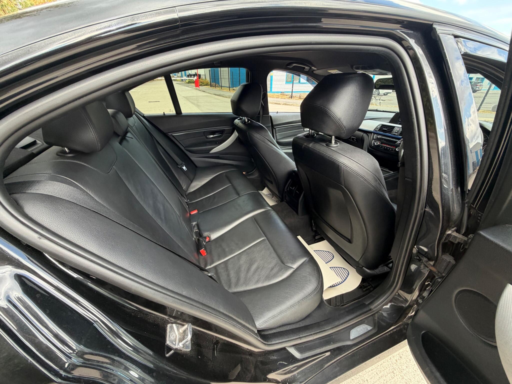 BMW 3 Series - Image 13