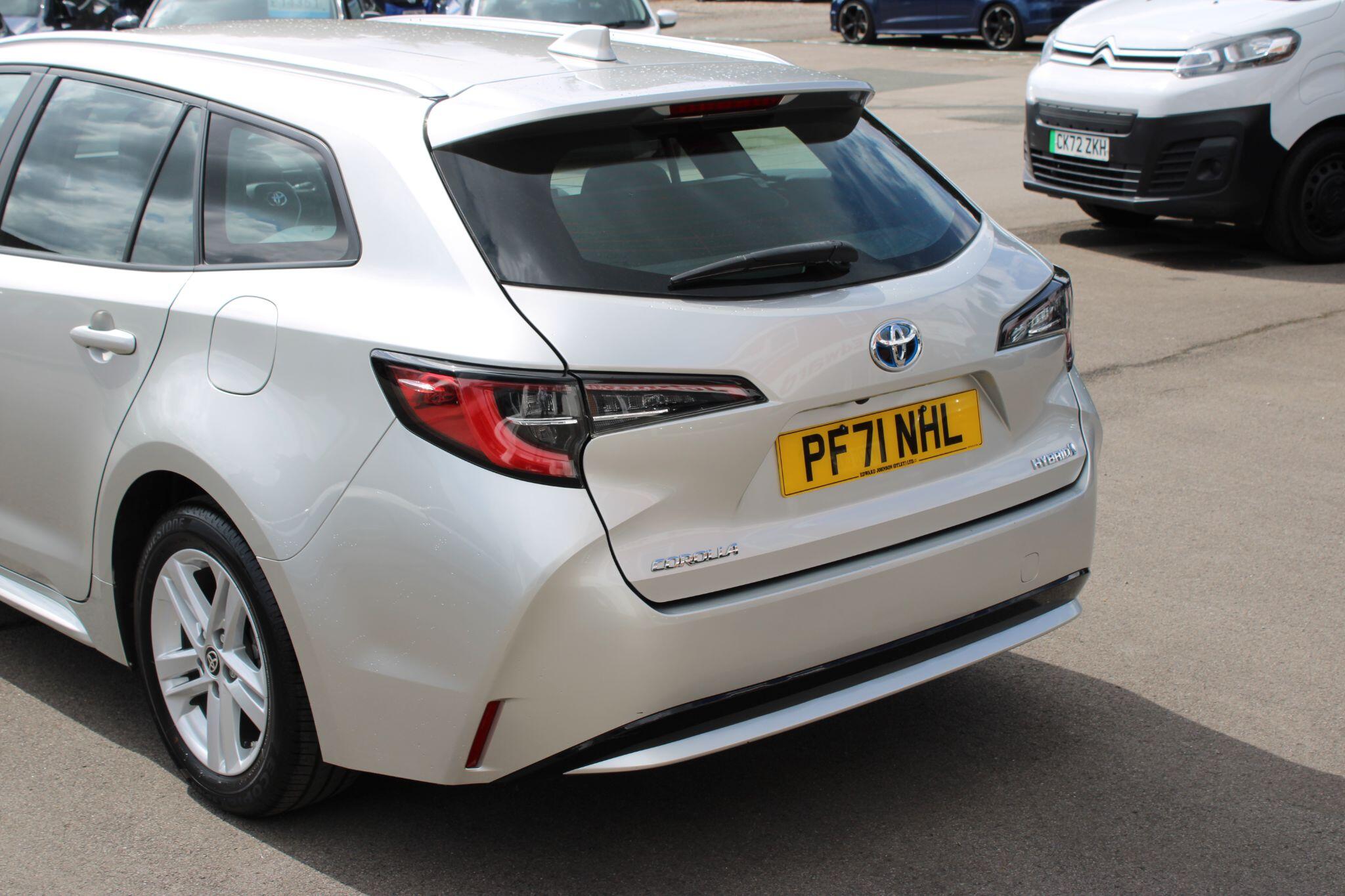 Toyota Corolla - Image 19