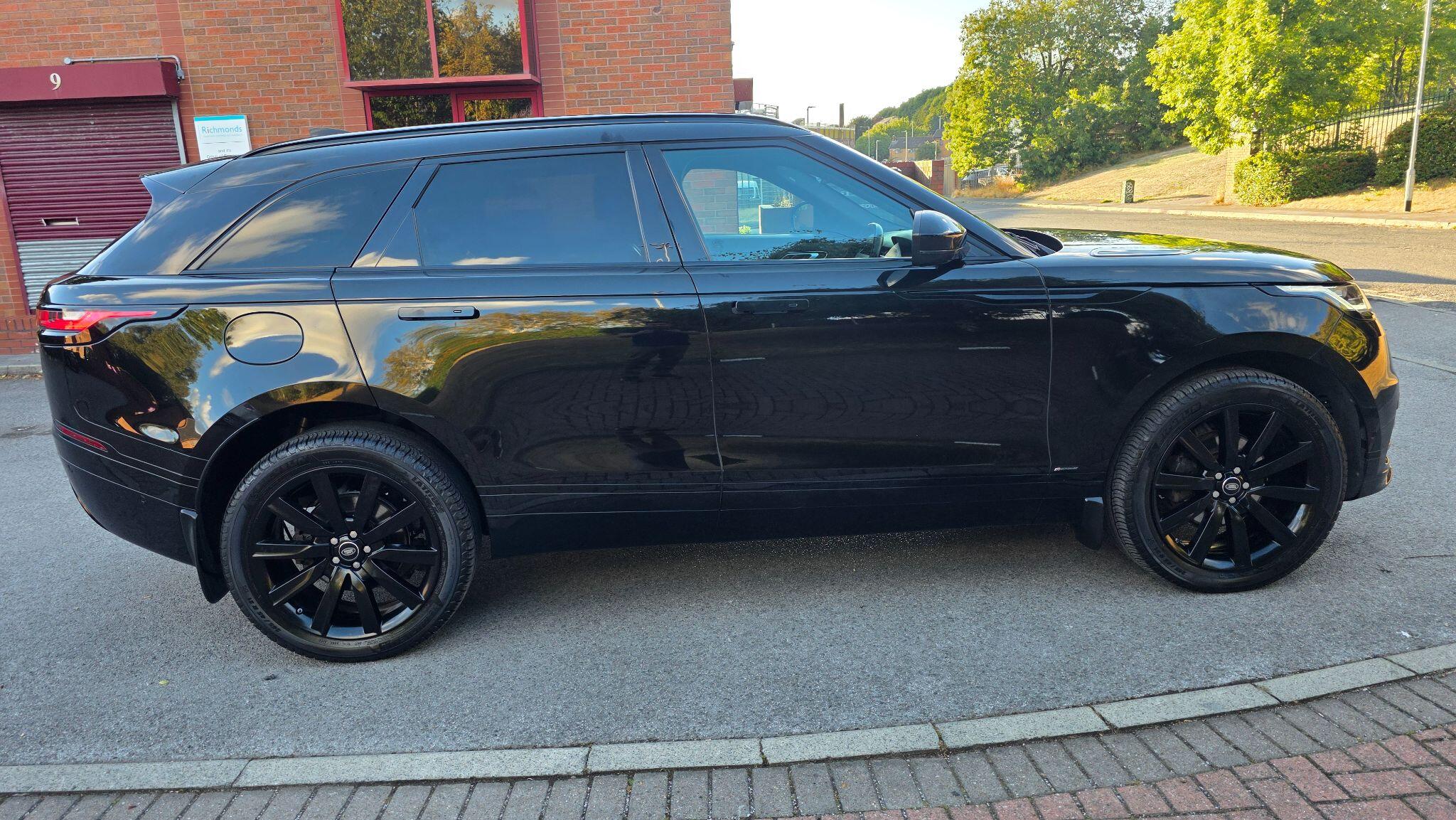 Land Rover Range Rover Velar - Image 12