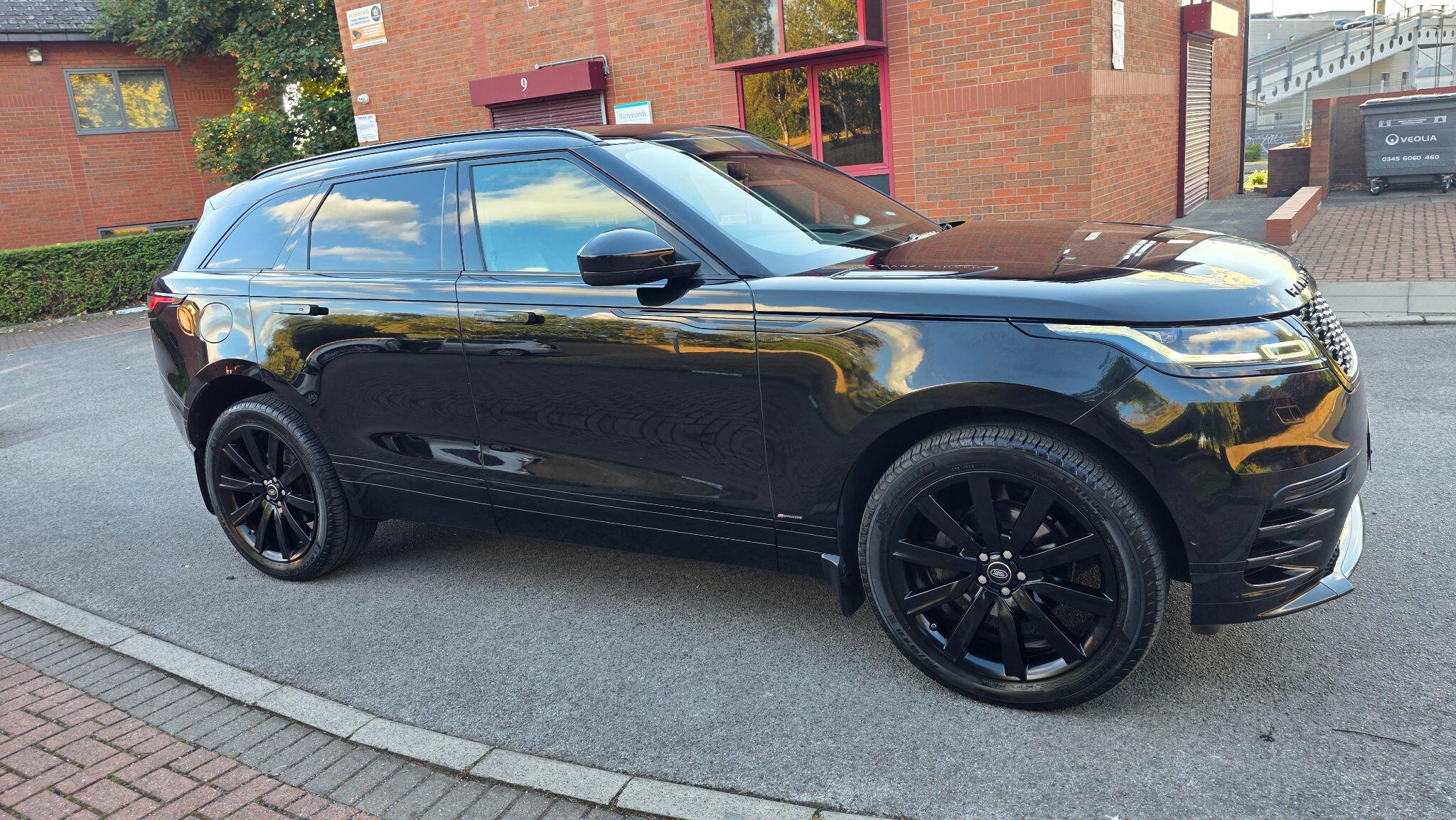 Land Rover Range Rover Velar - Image 13