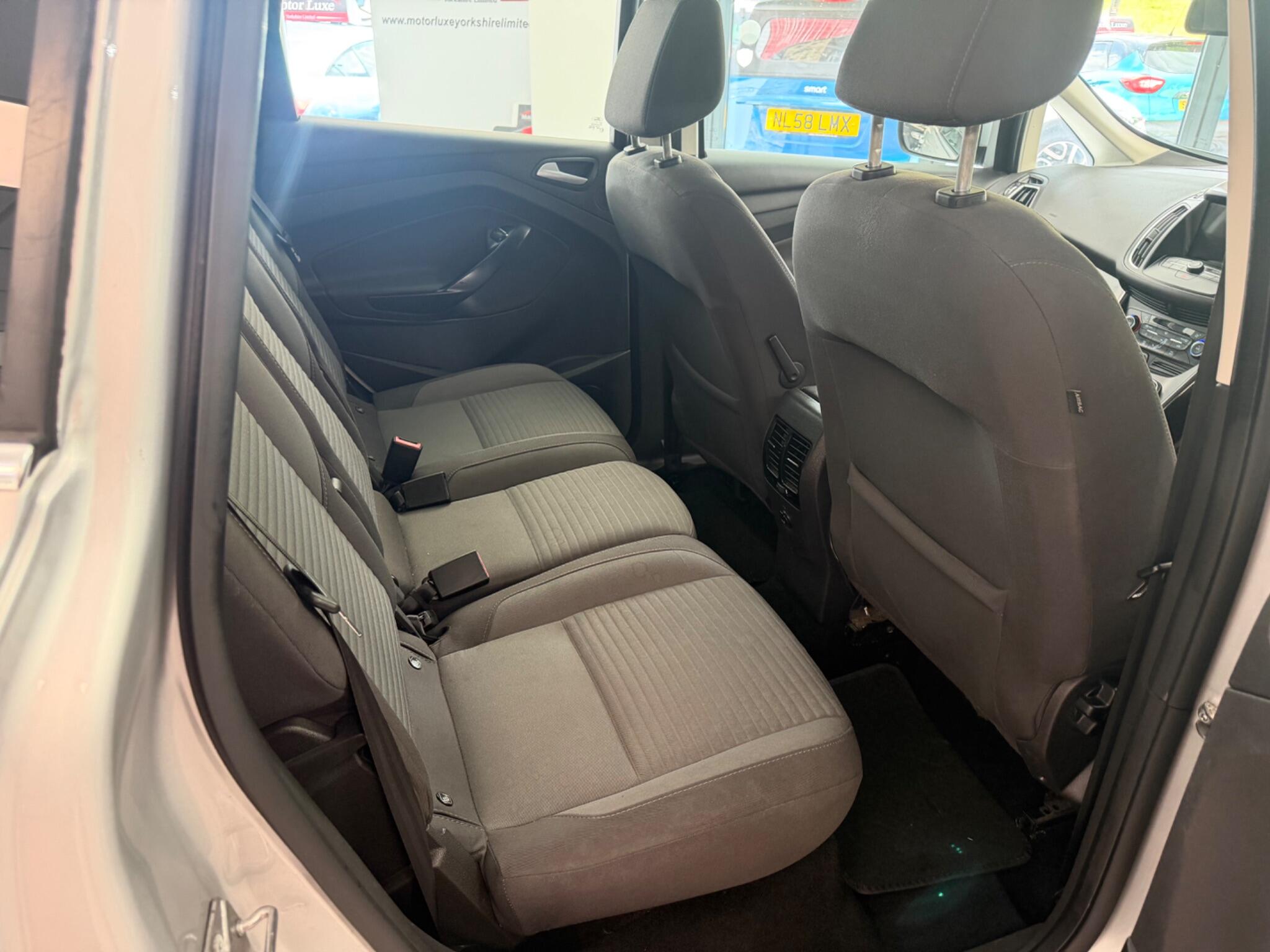 Ford C-MAX - Image 10