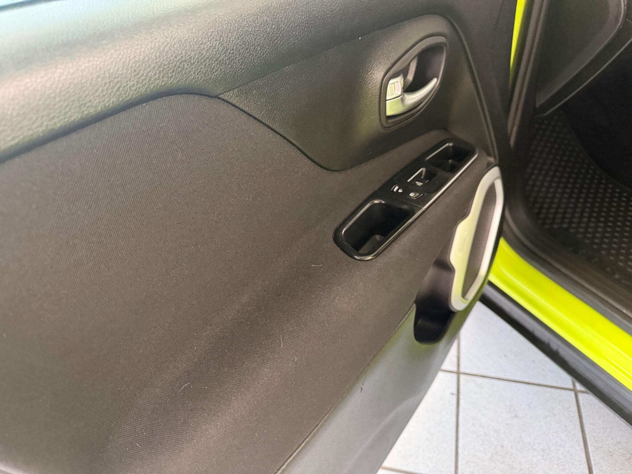 Jeep Renegade - Image 15