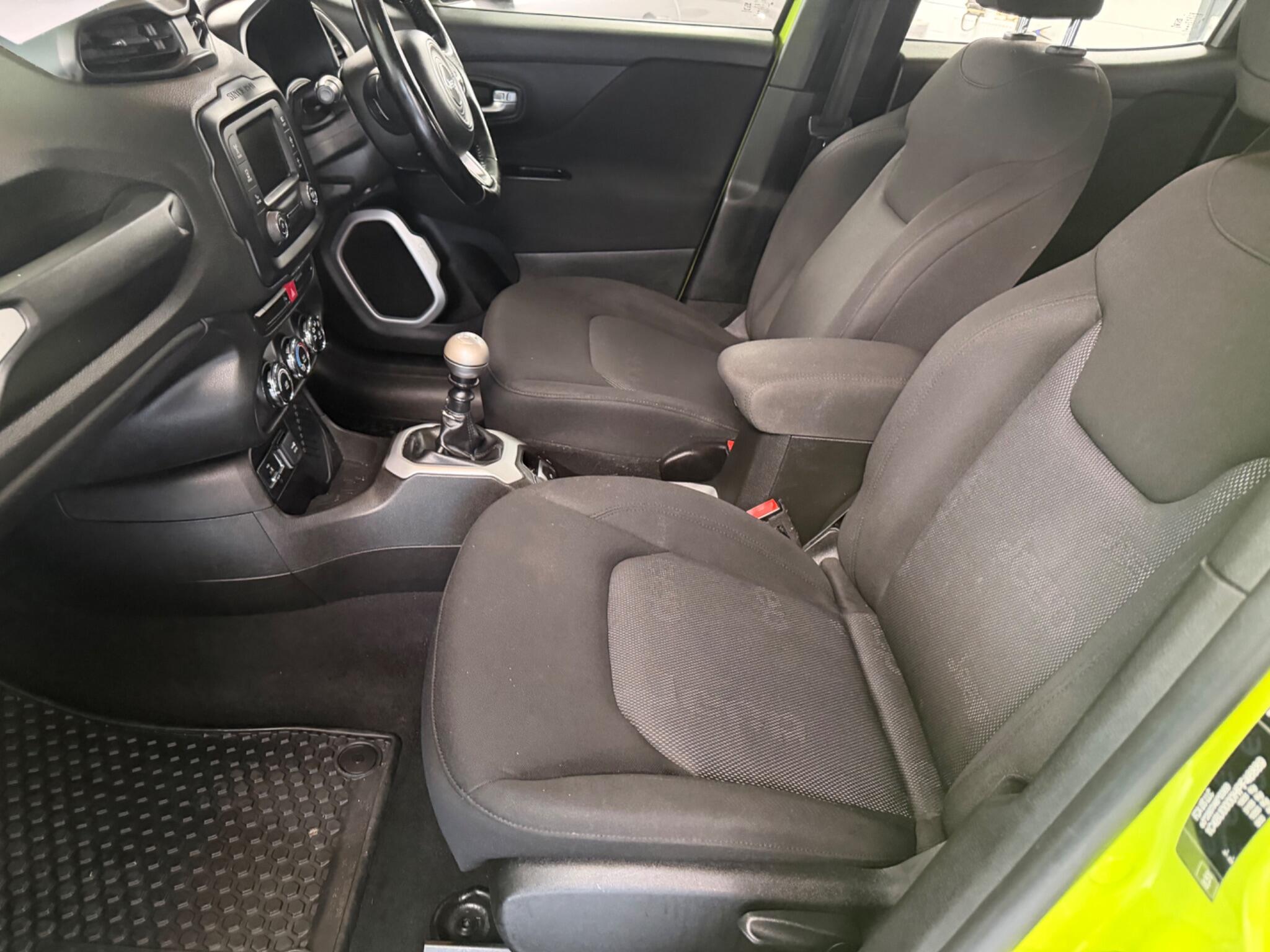 Jeep Renegade - Image 16