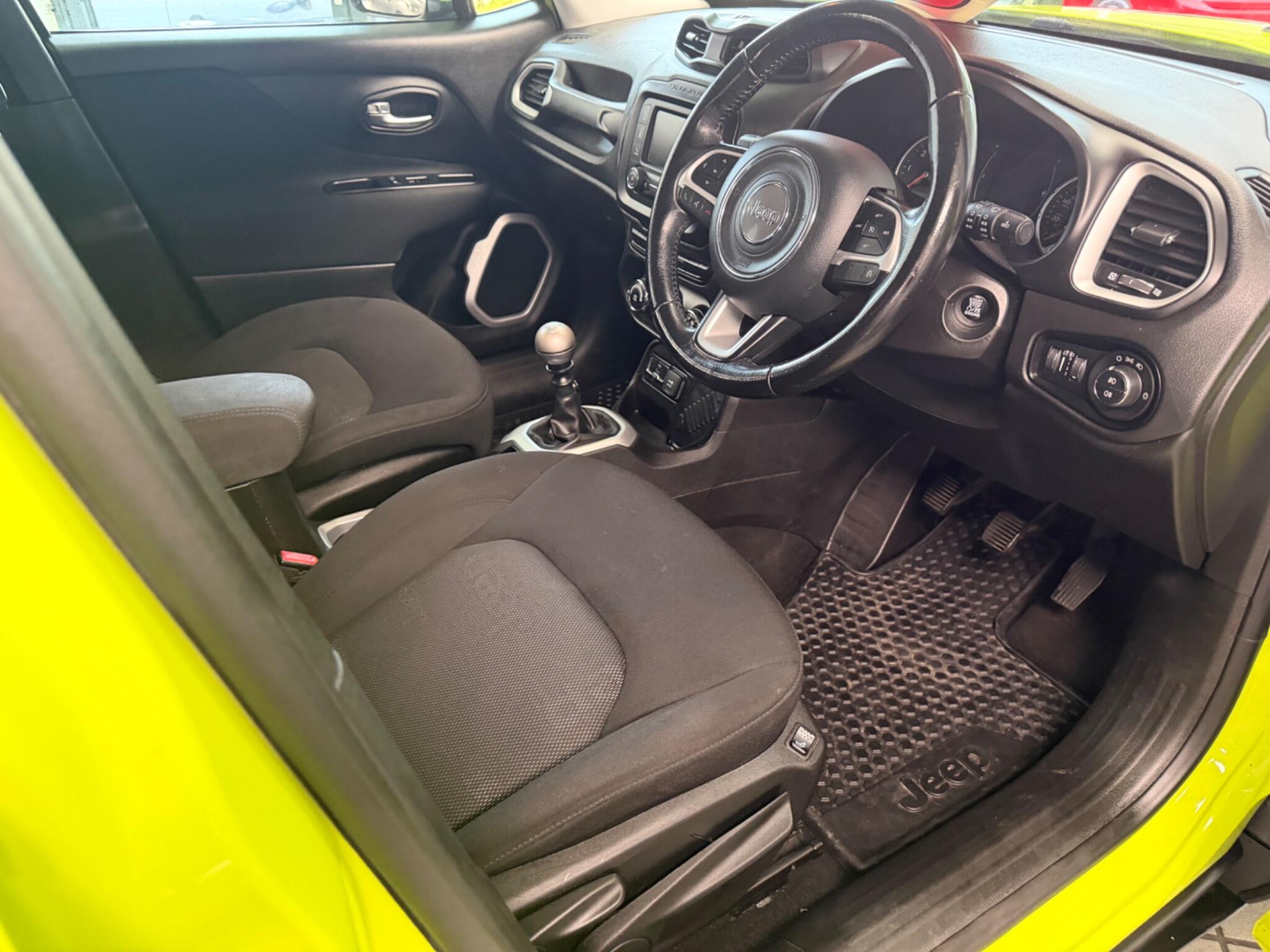 Jeep Renegade - Image 19