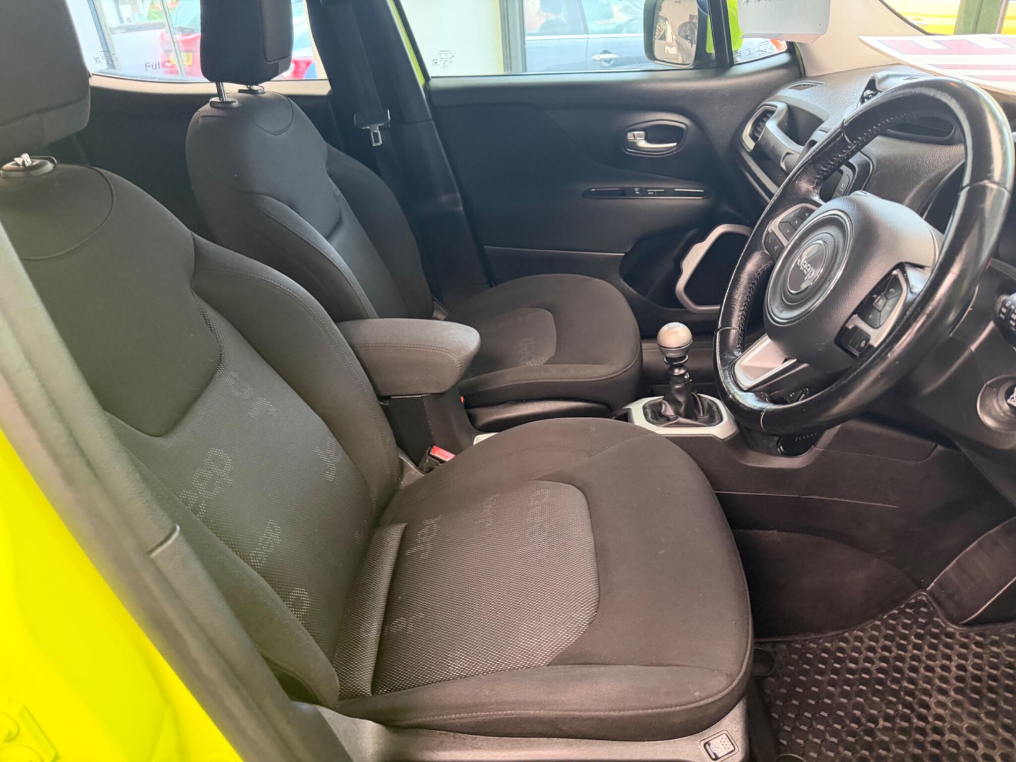 Jeep Renegade - Image 20
