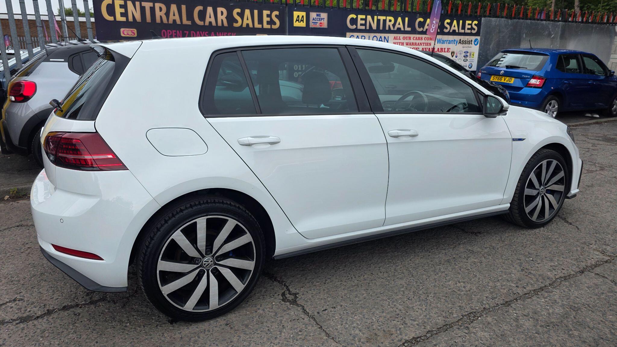 Volkswagen Golf - Image 8