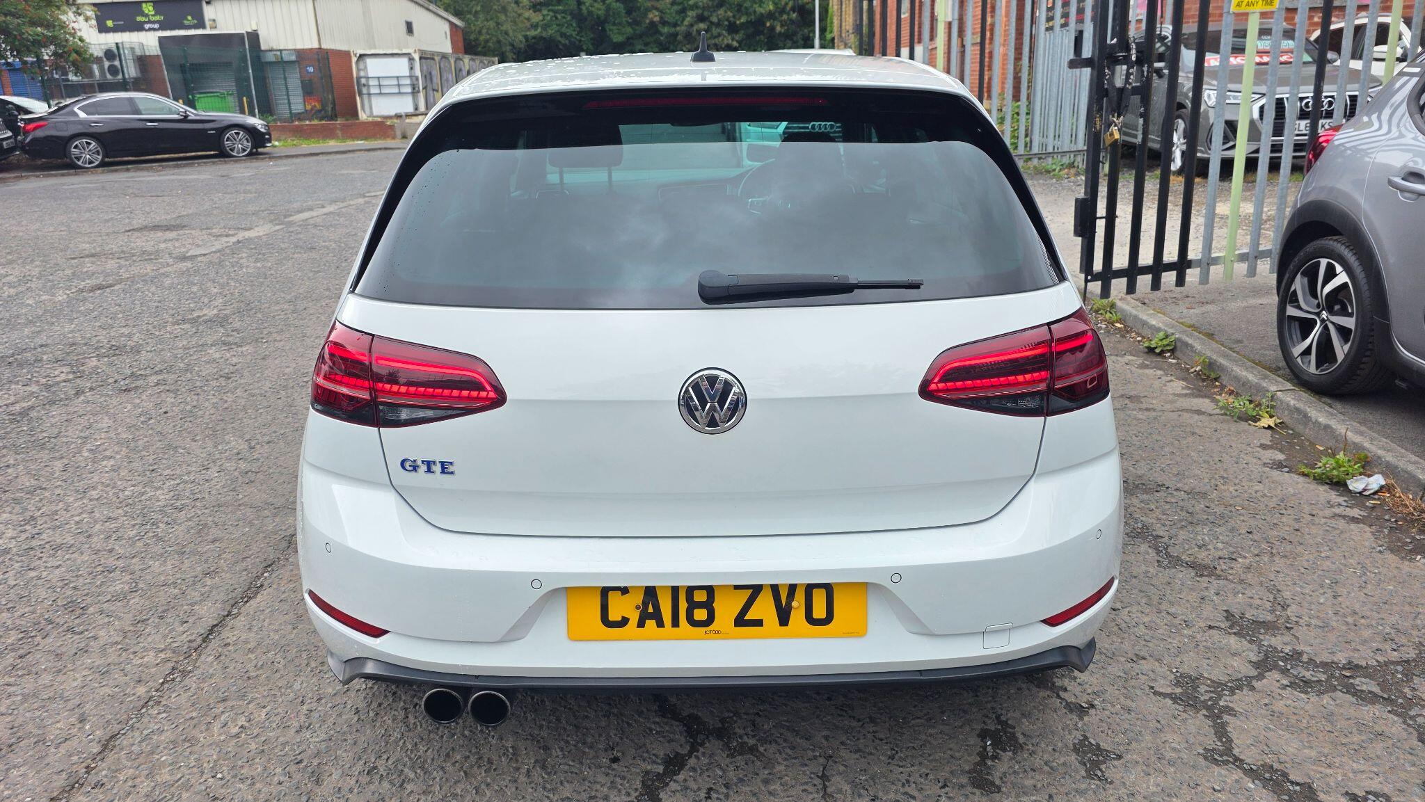 Volkswagen Golf - Image 10