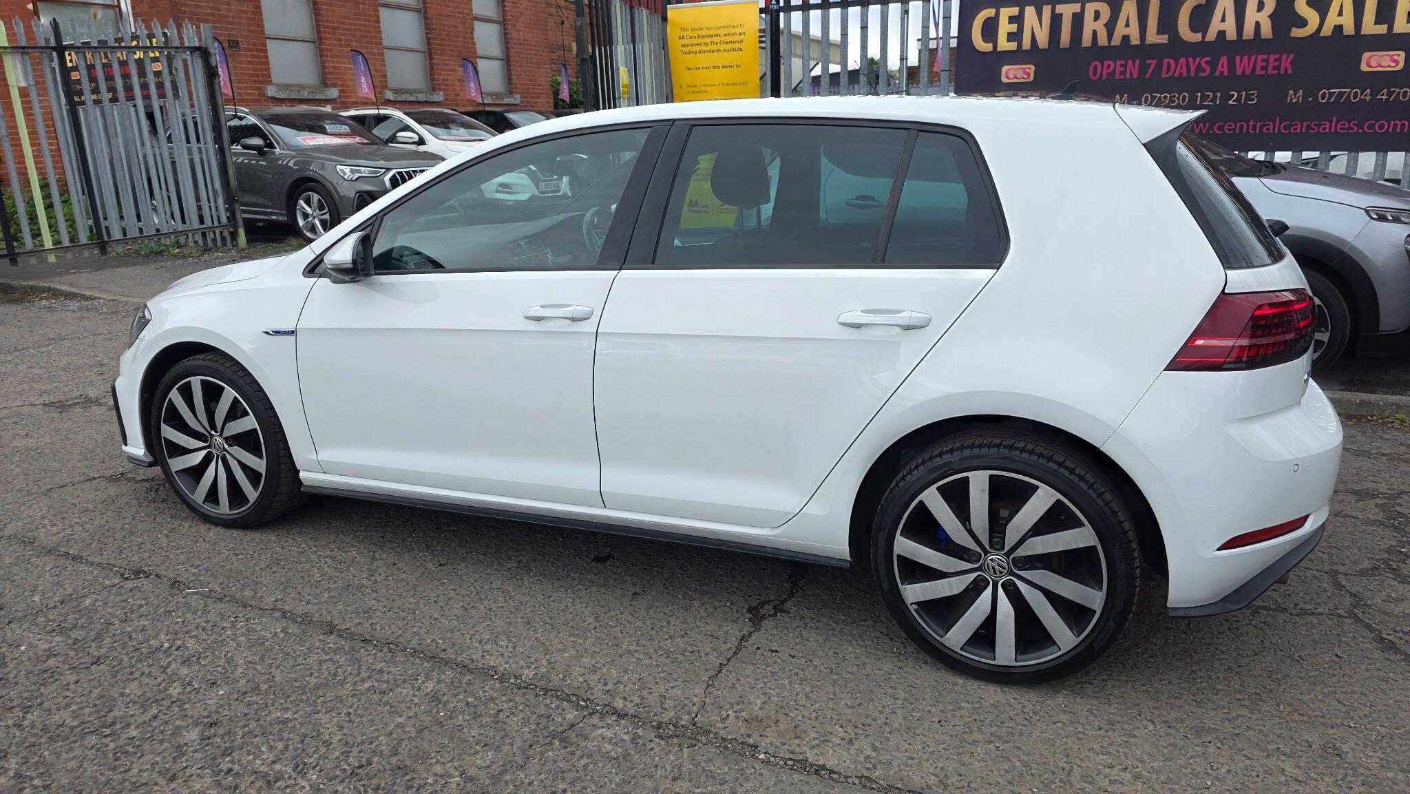 Volkswagen Golf - Image 14