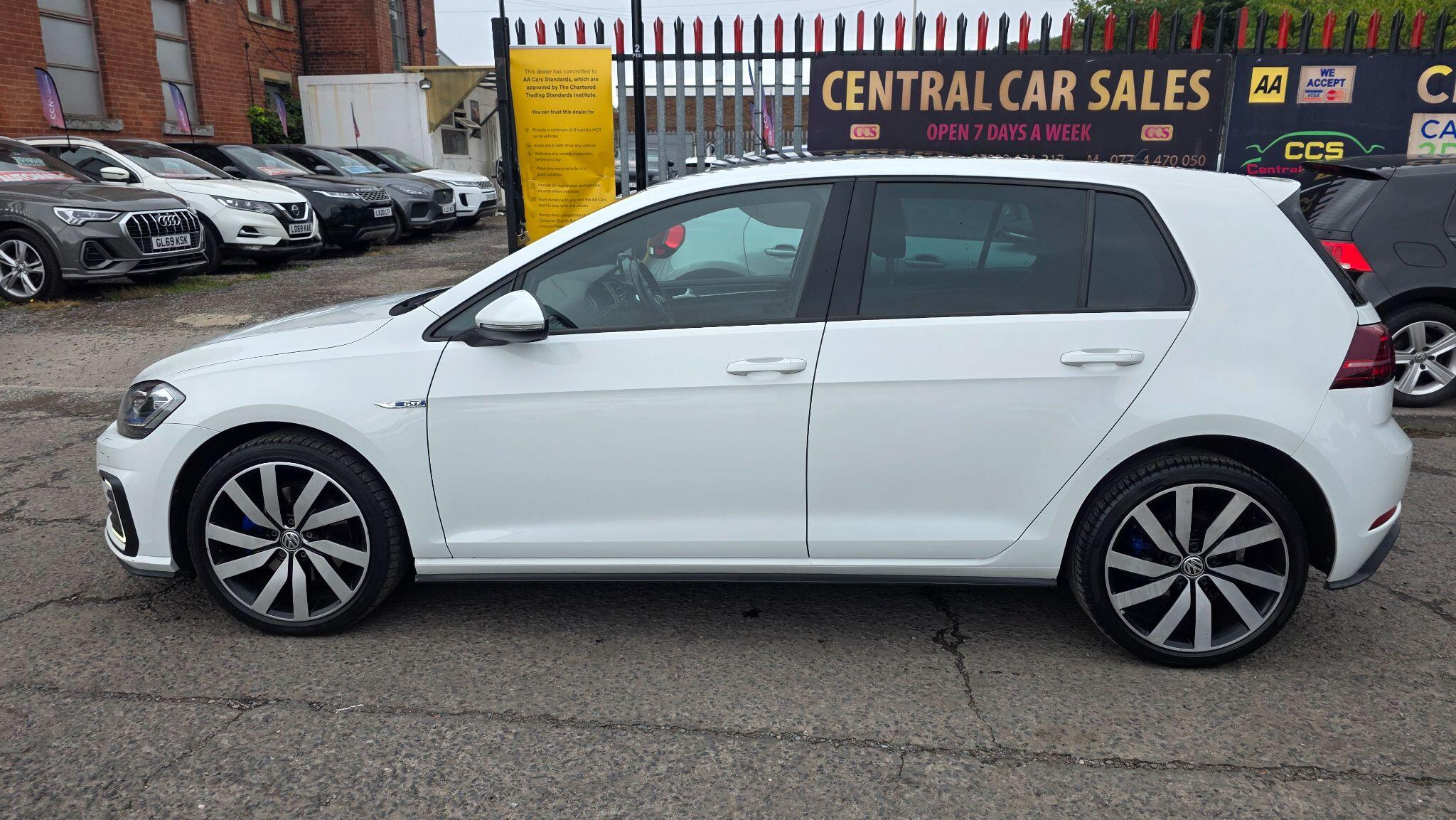 Volkswagen Golf - Image 15
