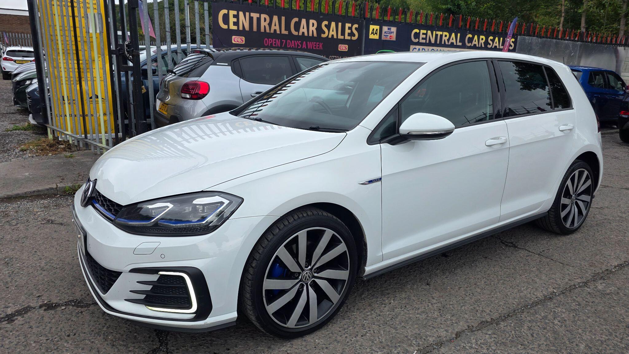 Volkswagen Golf - Image 16