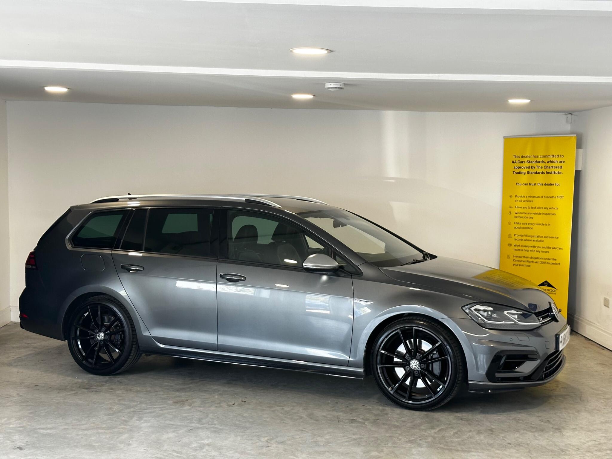 Volkswagen Golf - Image 9