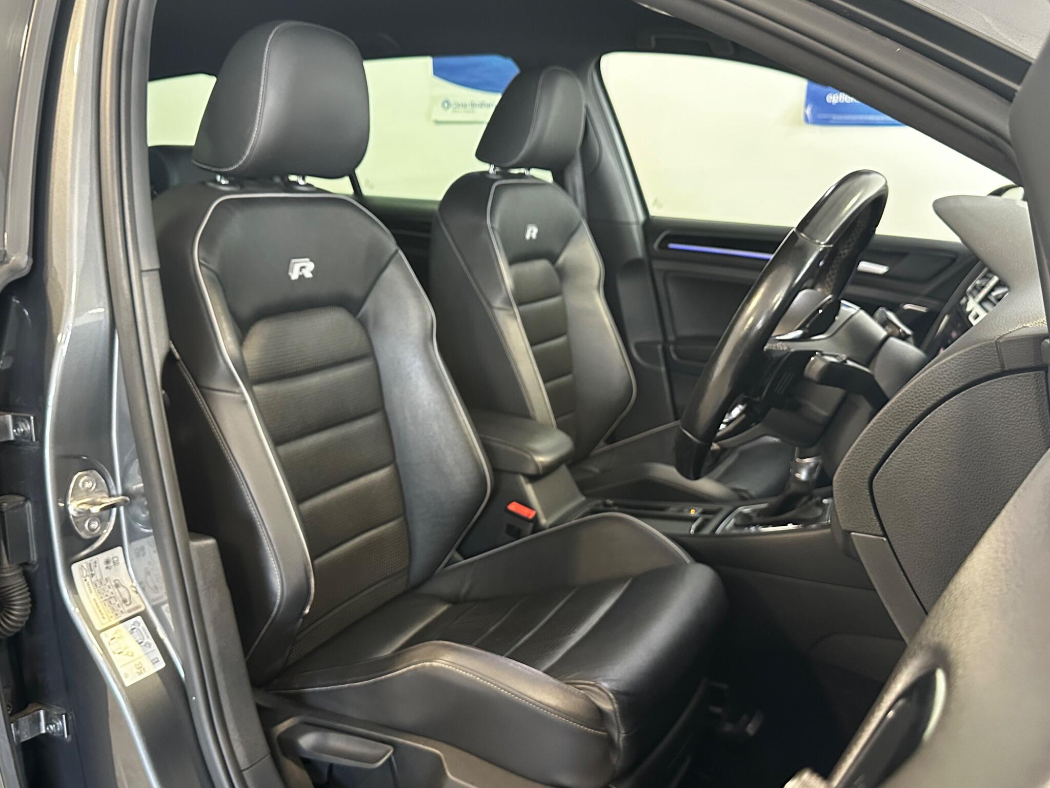 Volkswagen Golf - Image 13