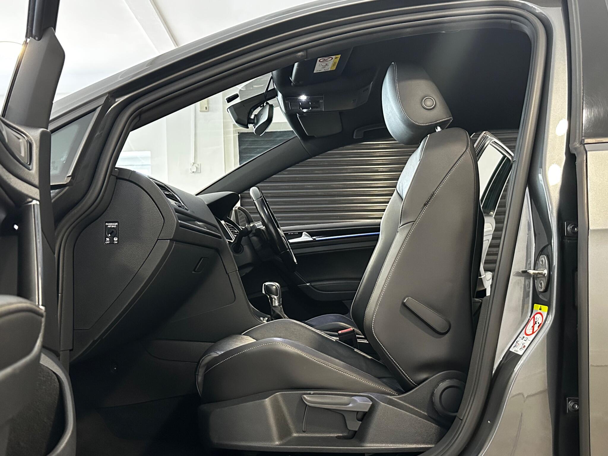 Volkswagen Golf - Image 15