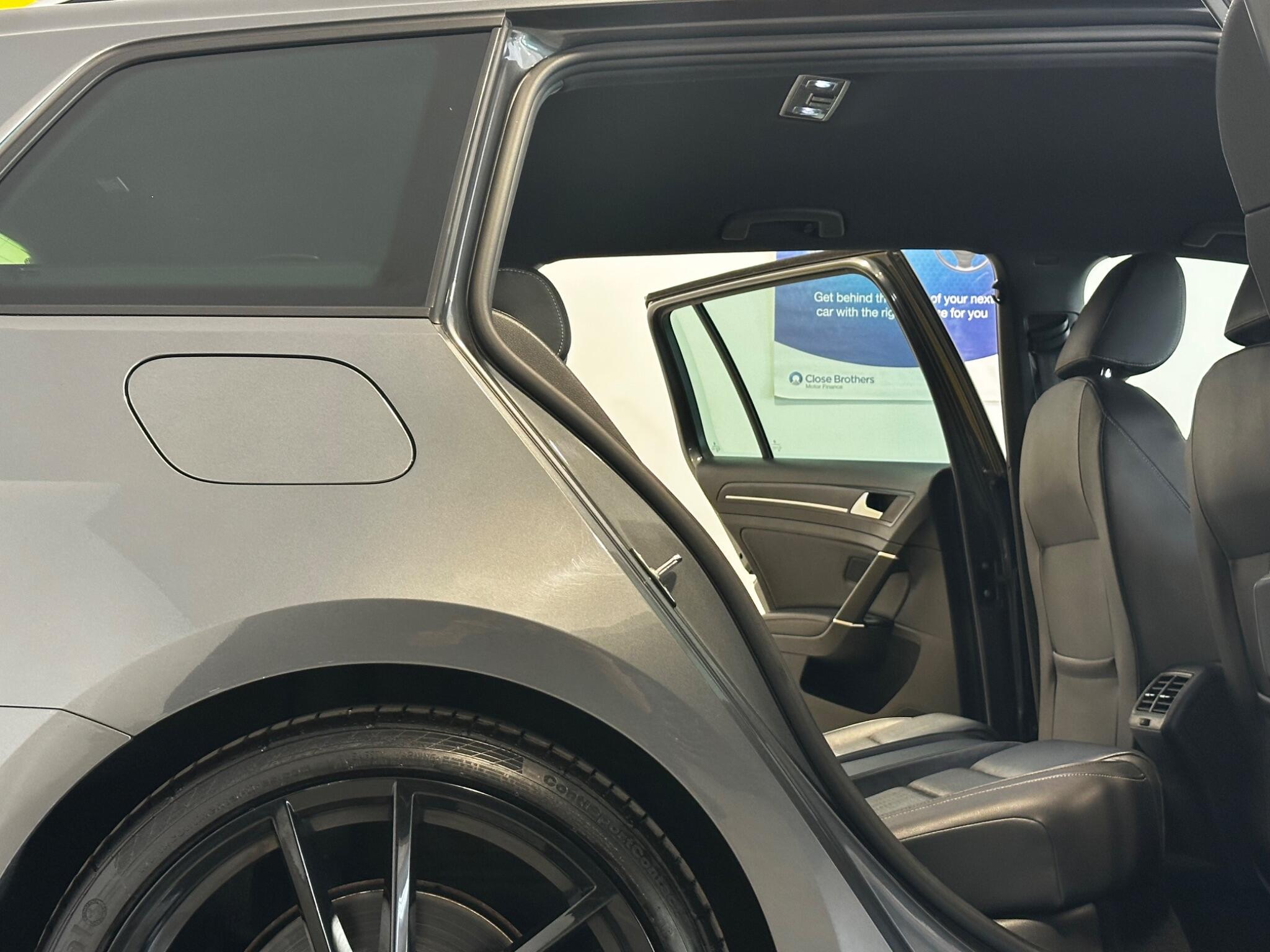 Volkswagen Golf - Image 16