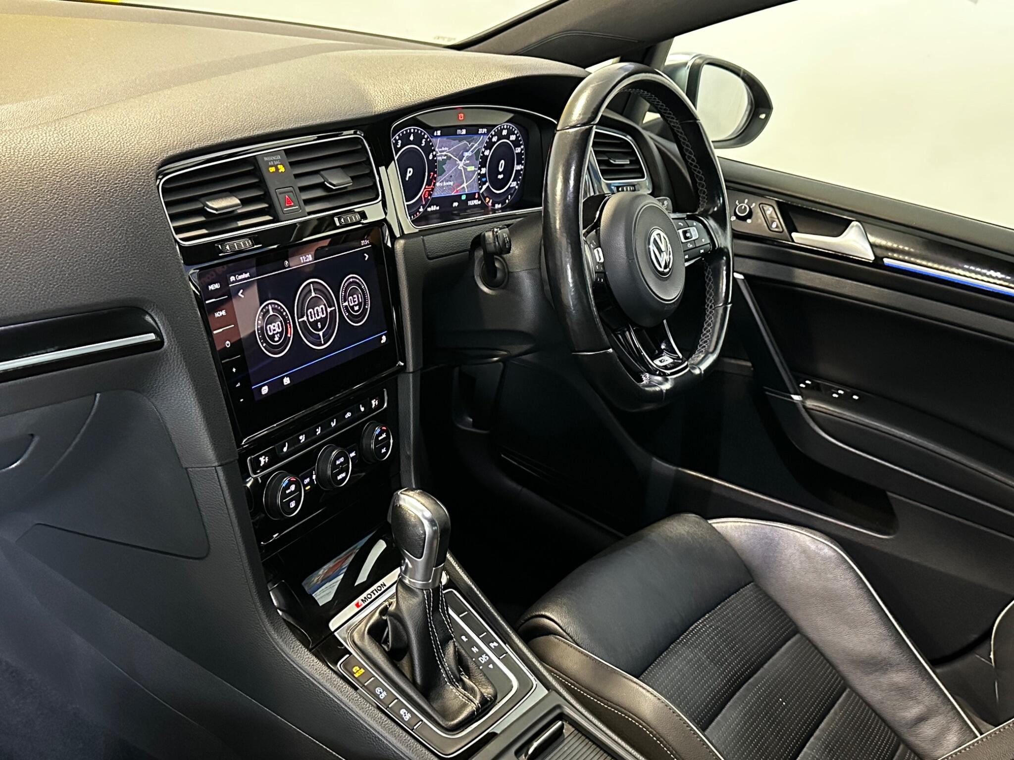 Volkswagen Golf - Image 19