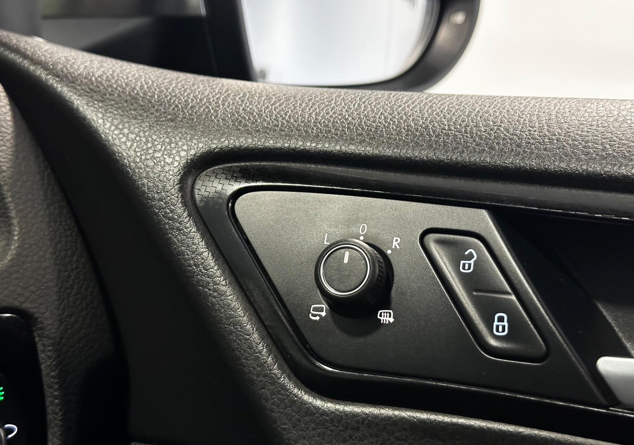 Volkswagen Golf - Image 11