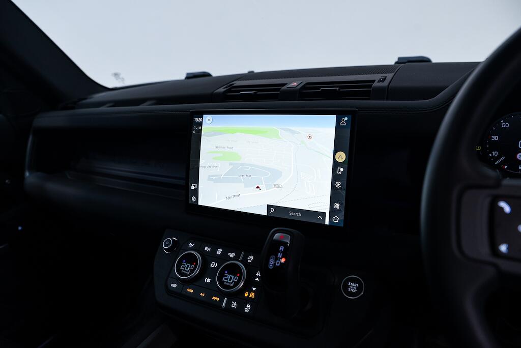 Land Rover Defender 110 - Image 19