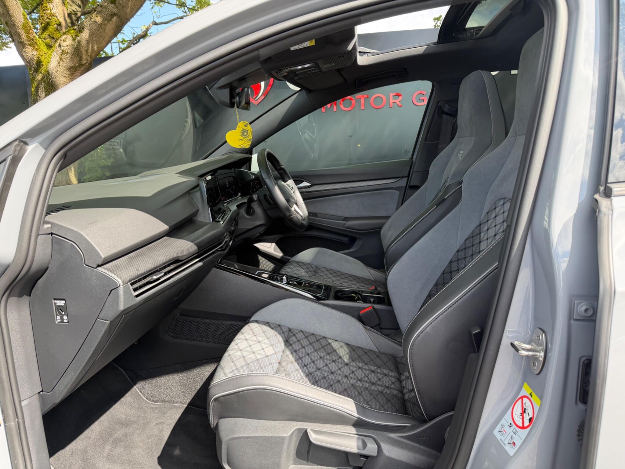 Volkswagen Golf - Image 14