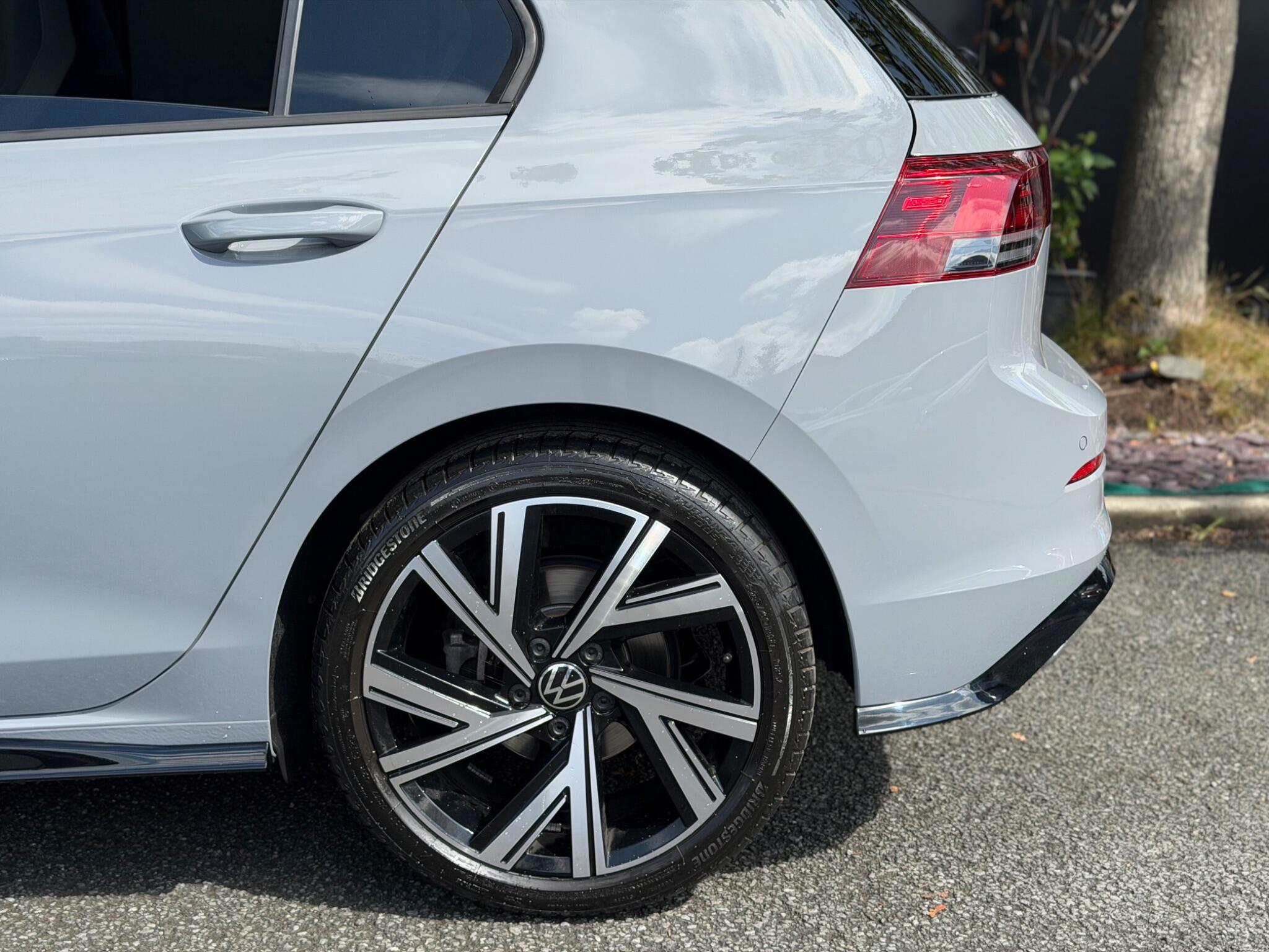 Volkswagen Golf - Image 25