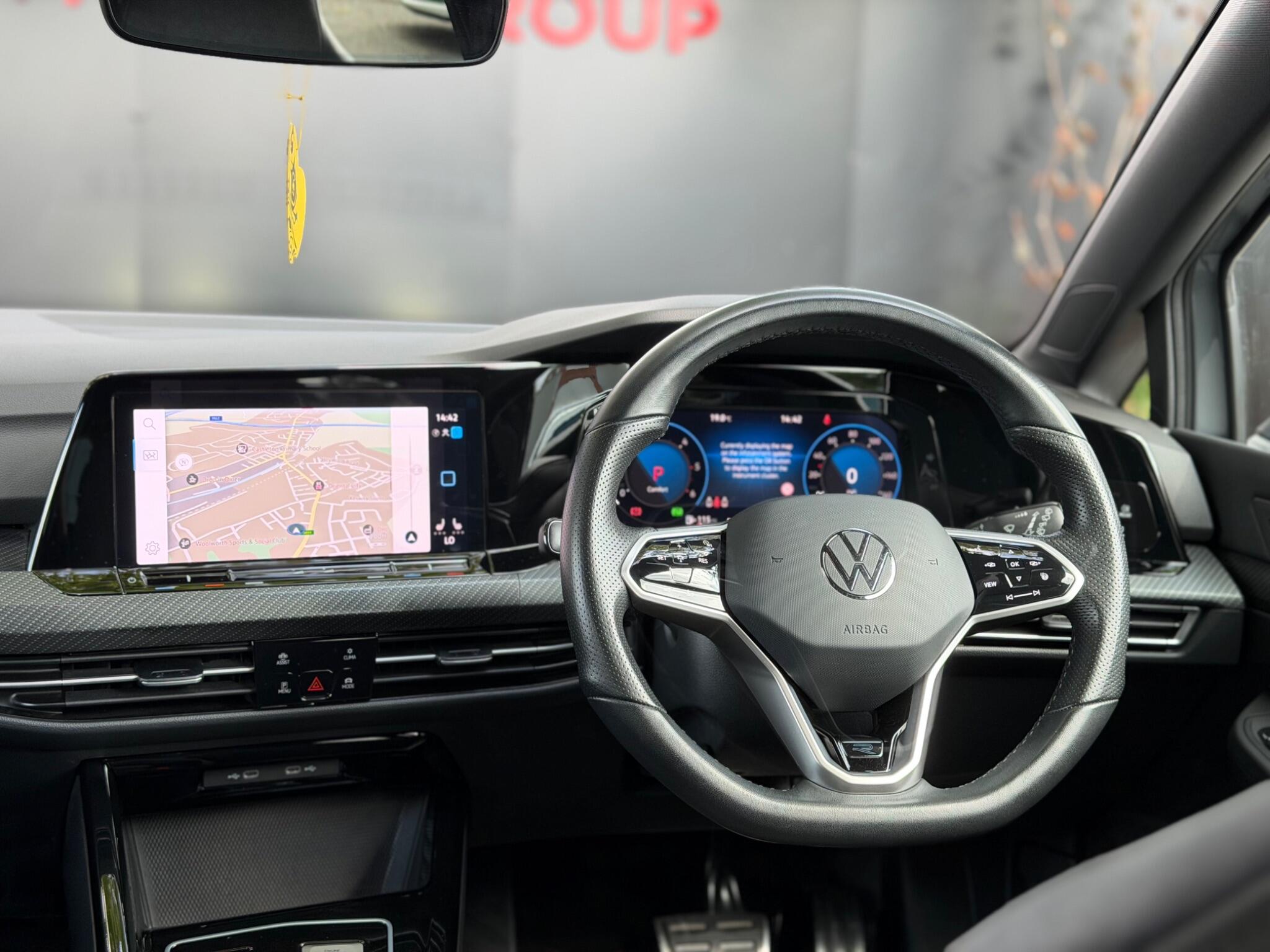 Volkswagen Golf - Image 38