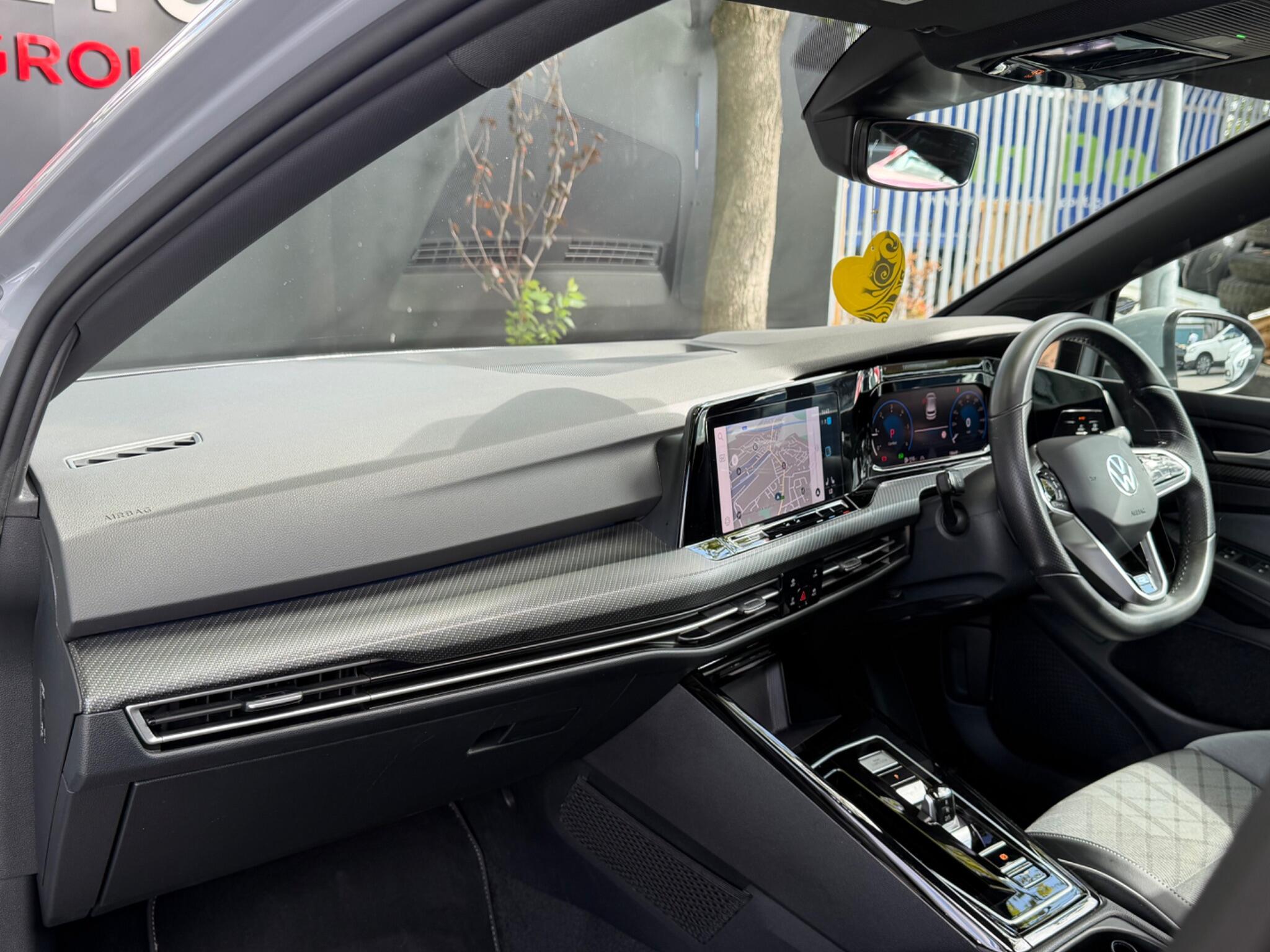 Volkswagen Golf - Image 40