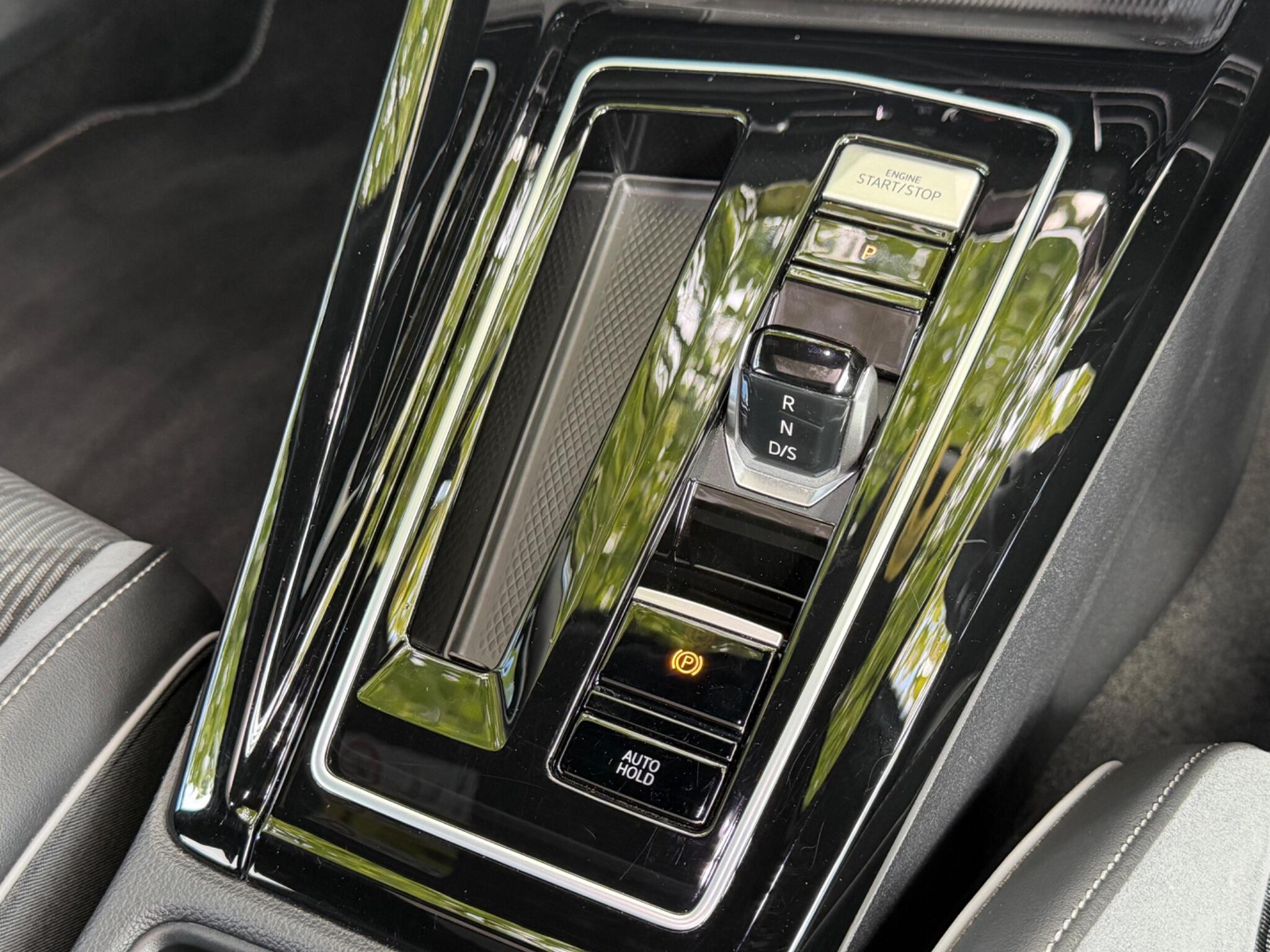 Volkswagen Golf - Image 51