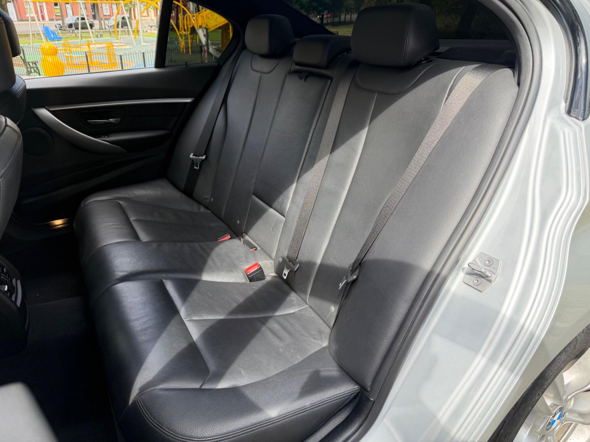 BMW 3 Series - Image 12