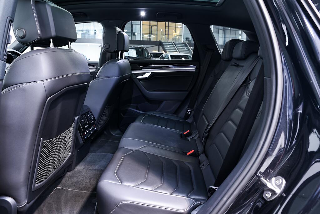Volkswagen Touareg - Image 14
