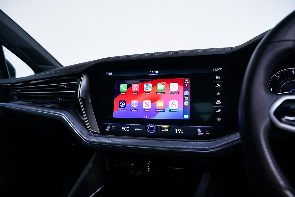 Volkswagen Touareg - Image 19