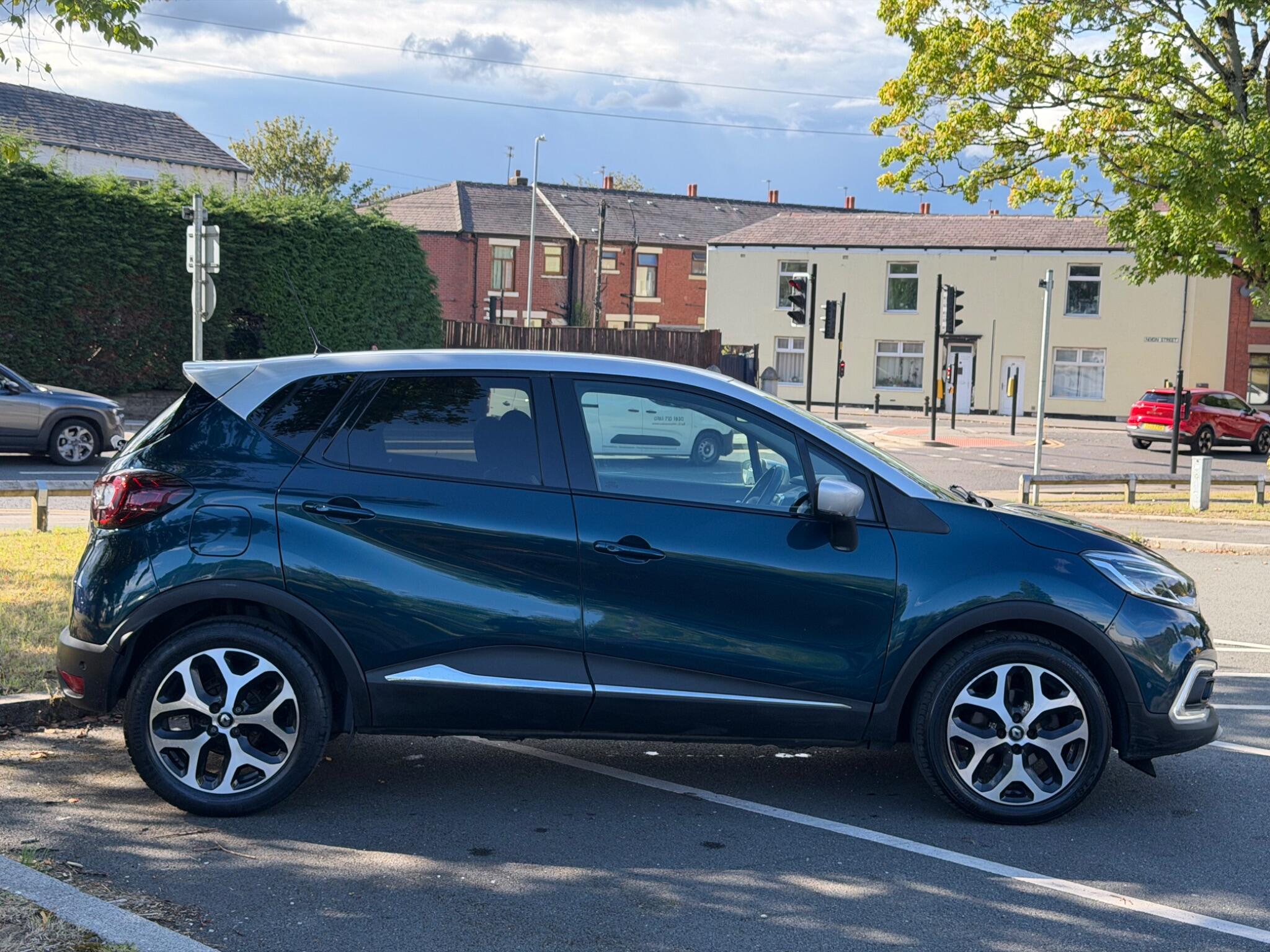 Renault Captur - Image 8