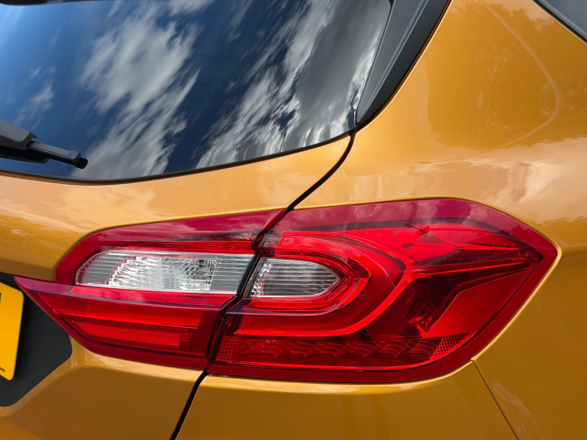 Ford Fiesta - Image 19