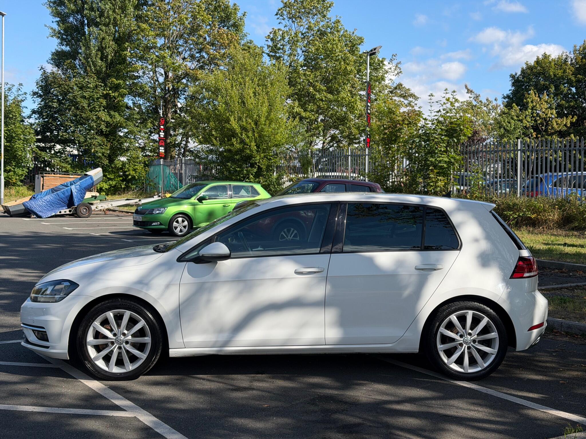 Volkswagen Golf - Image 4