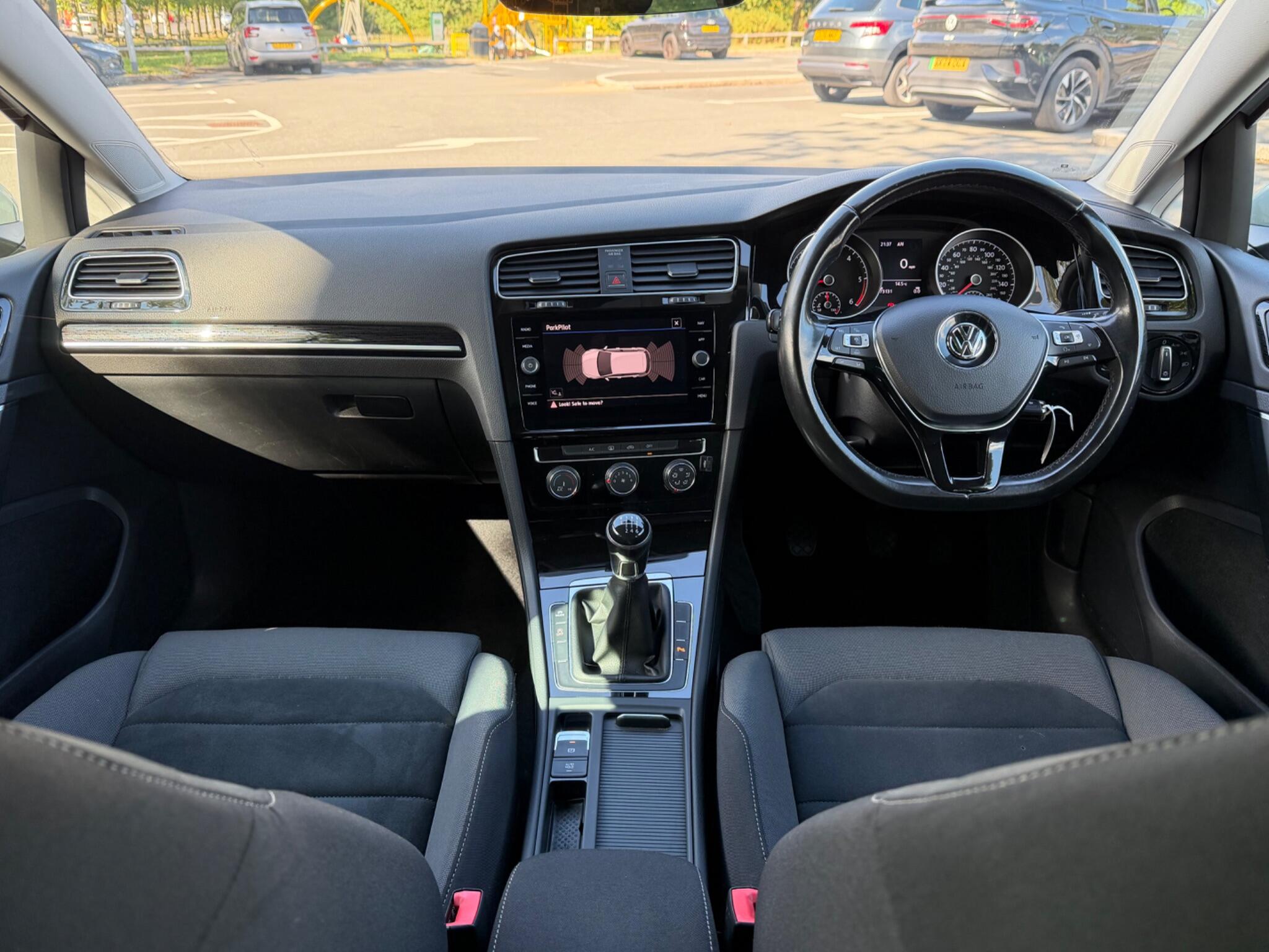 Volkswagen Golf - Image 22