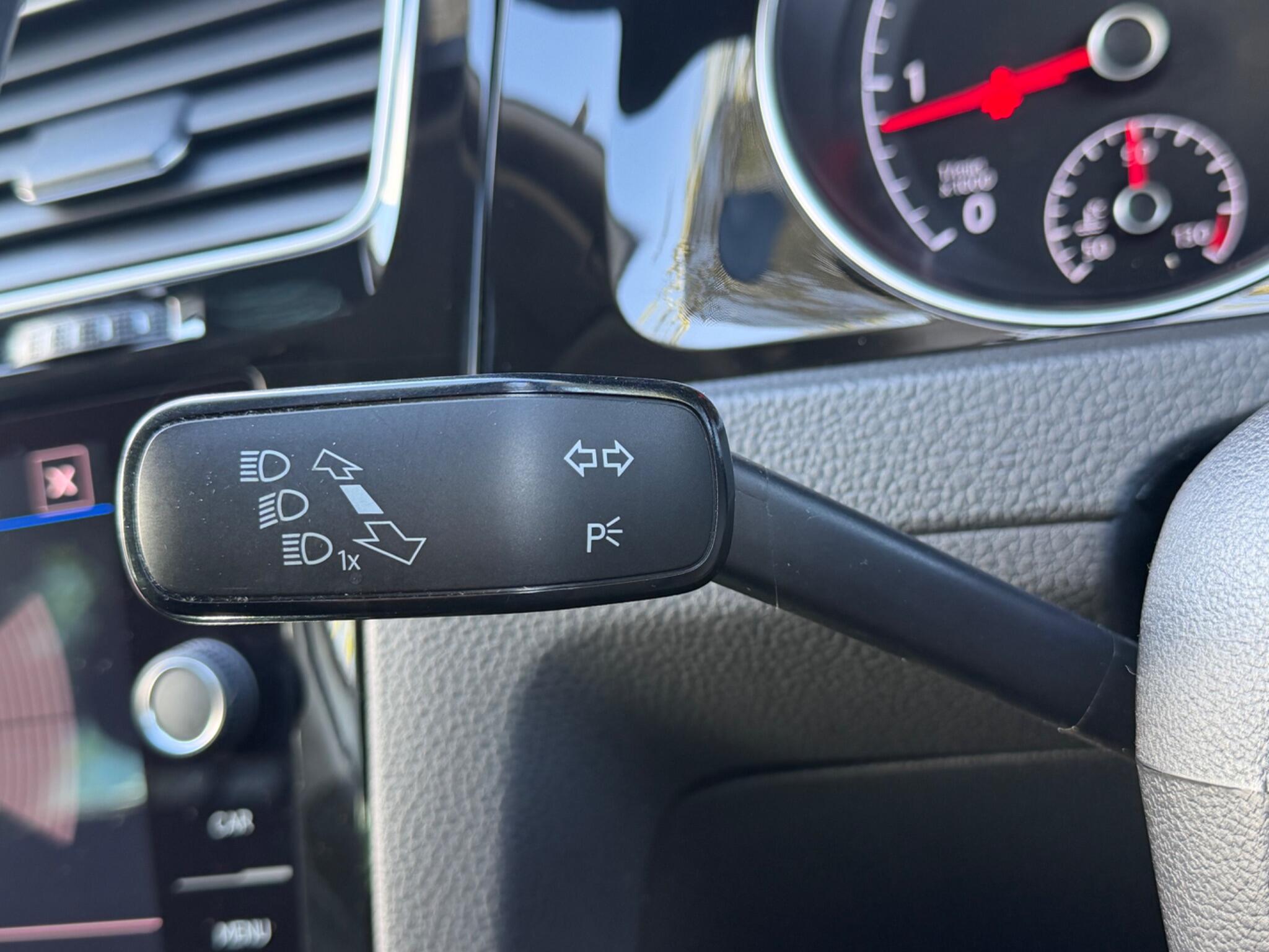 Volkswagen Golf - Image 28