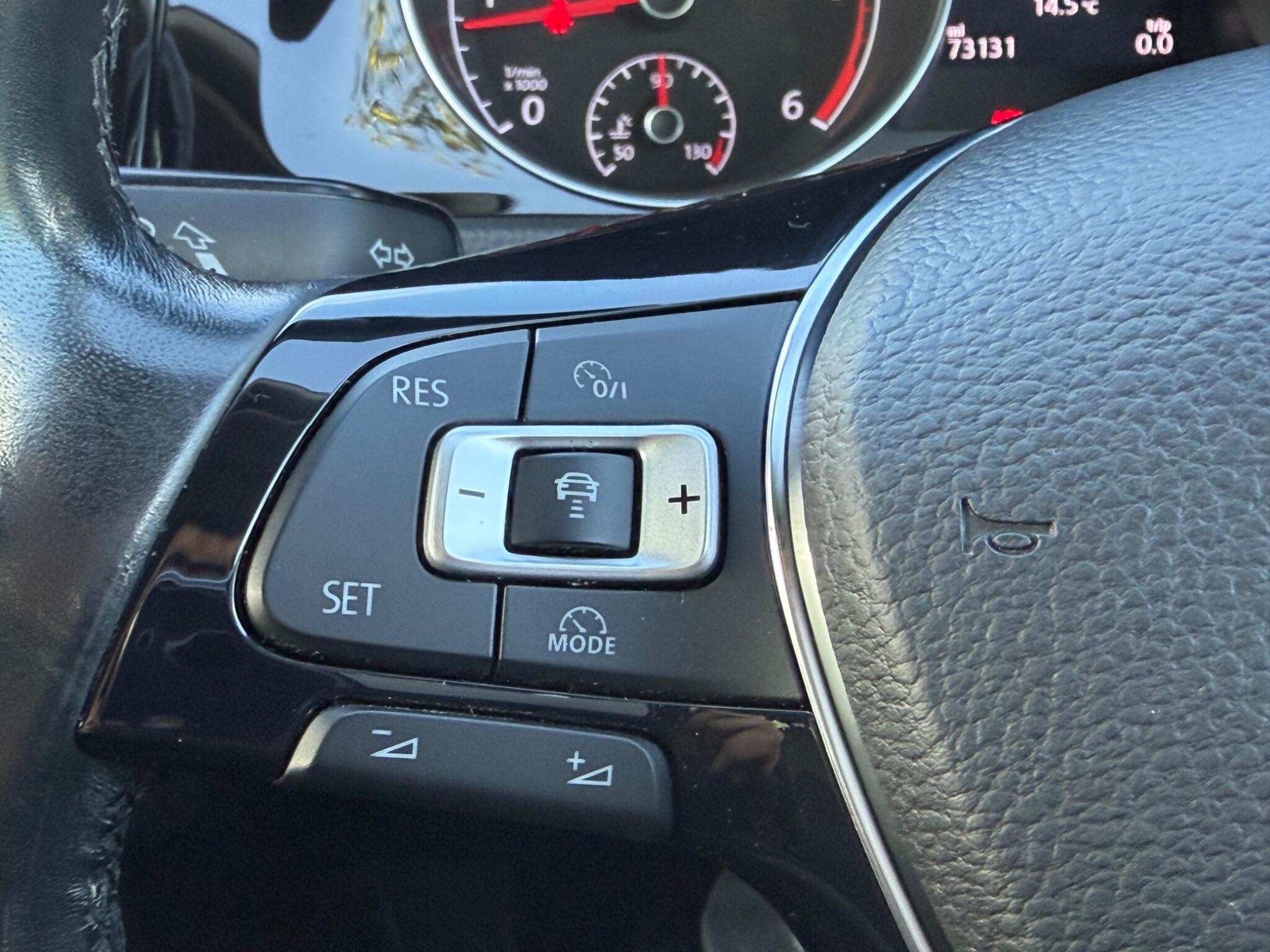 Volkswagen Golf - Image 32